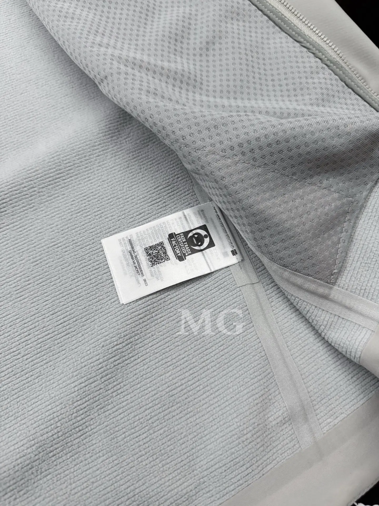 Gamma MX Hoody Softshell Jacket D31020747 — view 9