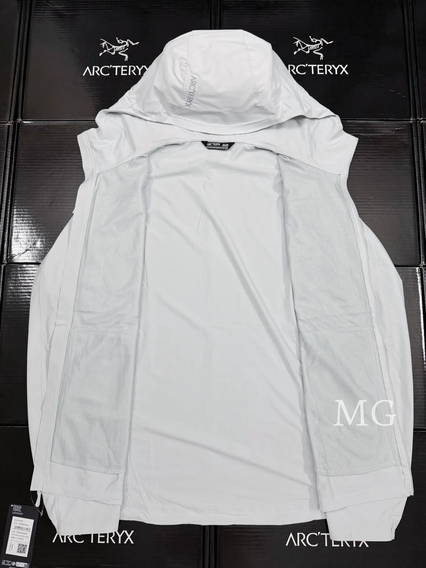Gamma Lightweight Hooded Softshell Jacket D31020805 — view 8