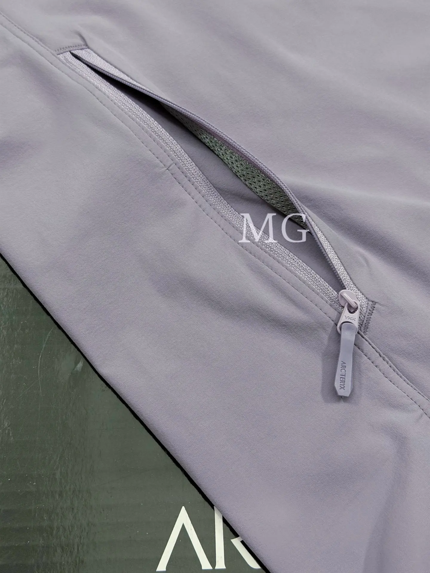 Gamma Lightweight Hoody Softshell Jacket D31020809 — view 5
