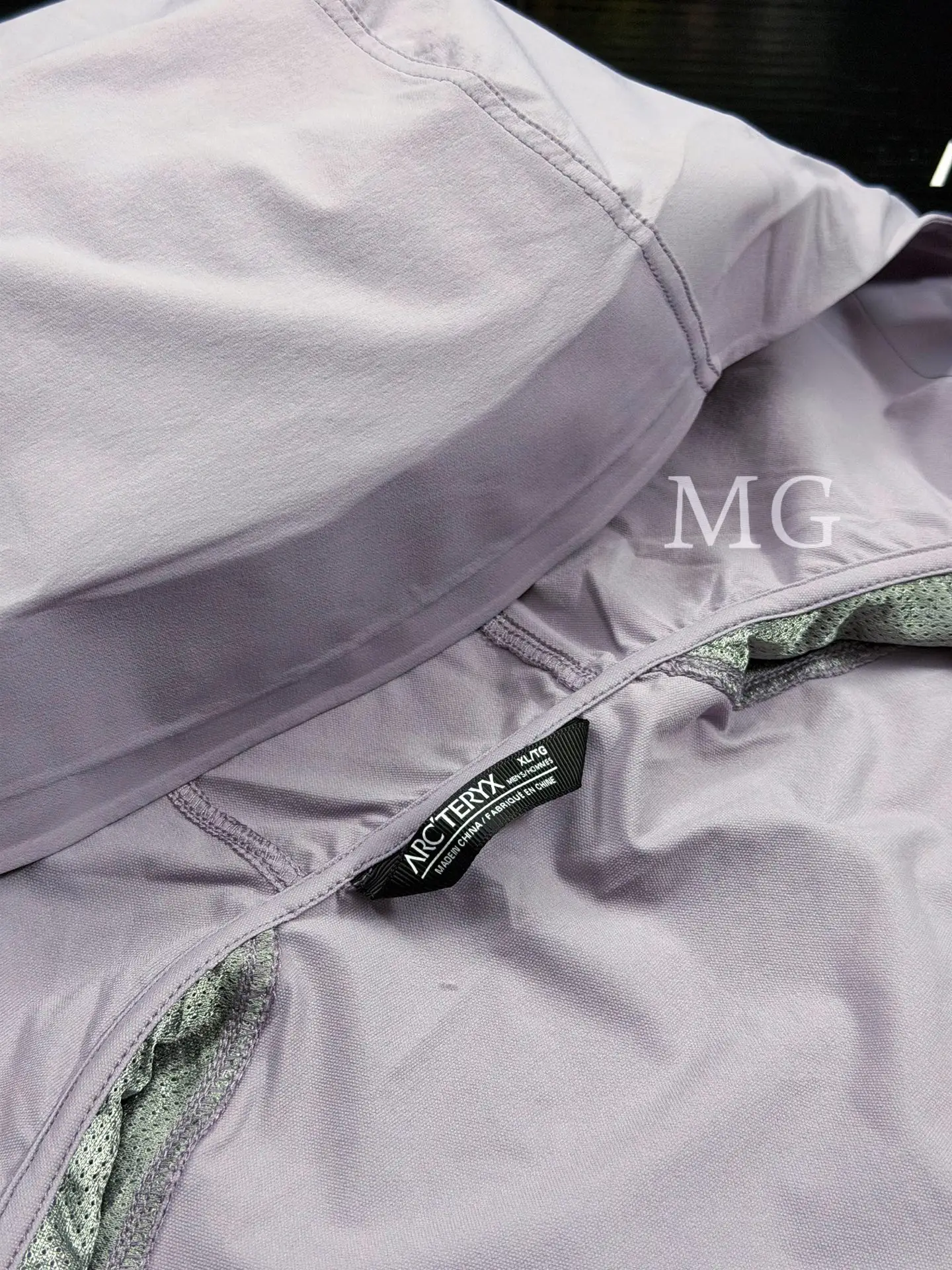 Gamma Lightweight Hoody Softshell Jacket D31020809 — view 9