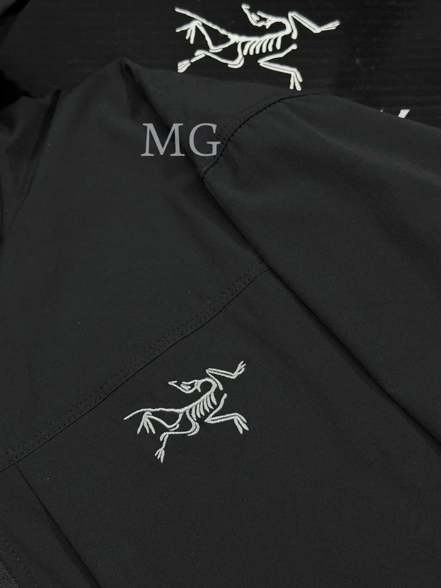 Gamma Lightweight Hooded Softshell Jacket D31020804 — view 2