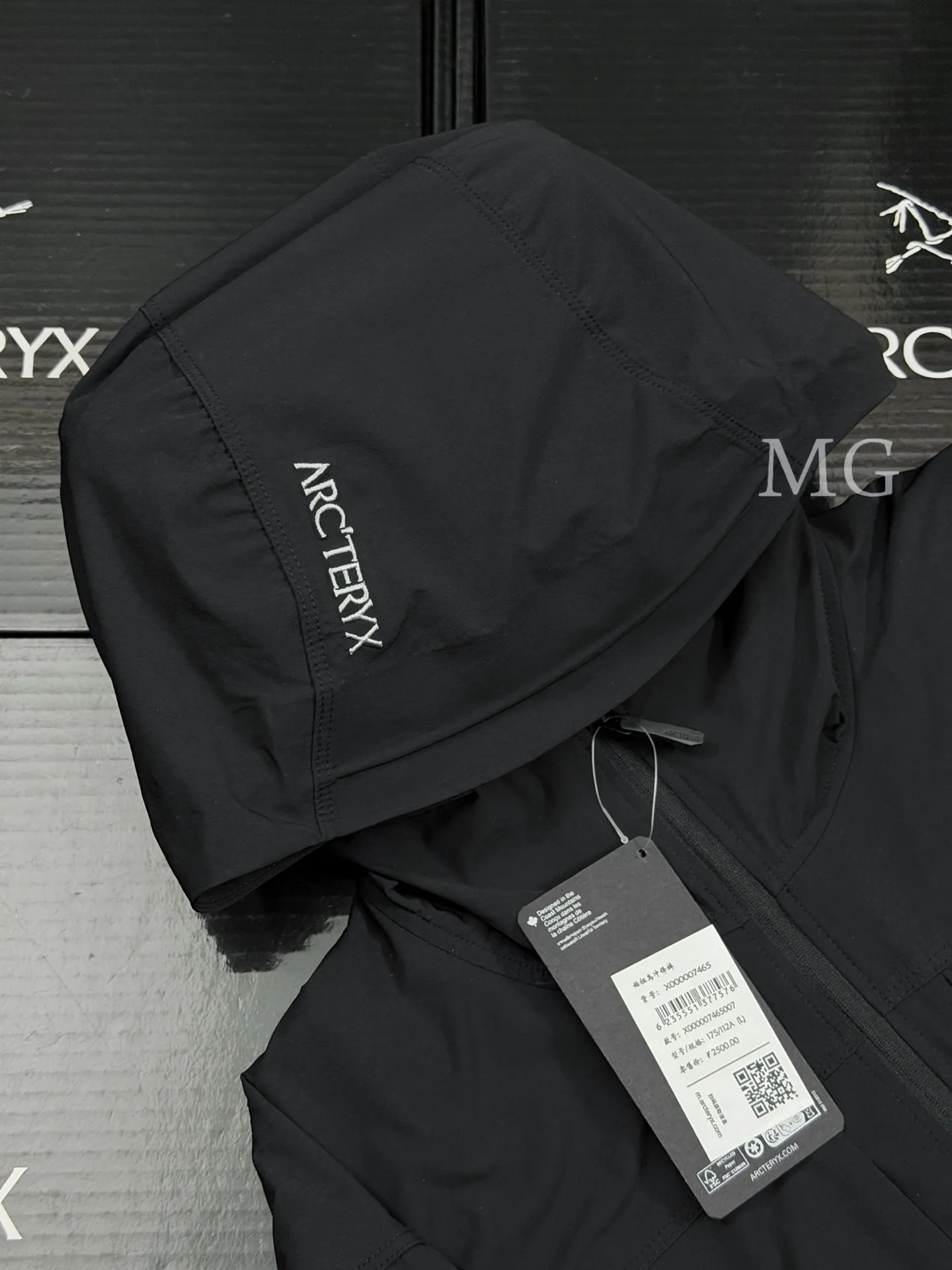 Gamma Lightweight Hooded Softshell Jacket D31020804 — view 3