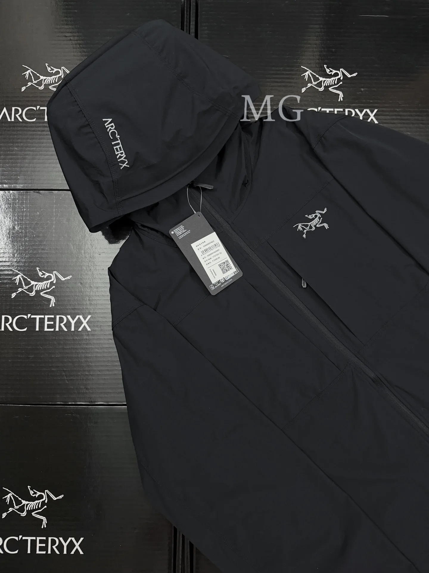 Gamma Lightweight Hooded Softshell Jacket D31020804 — view 4