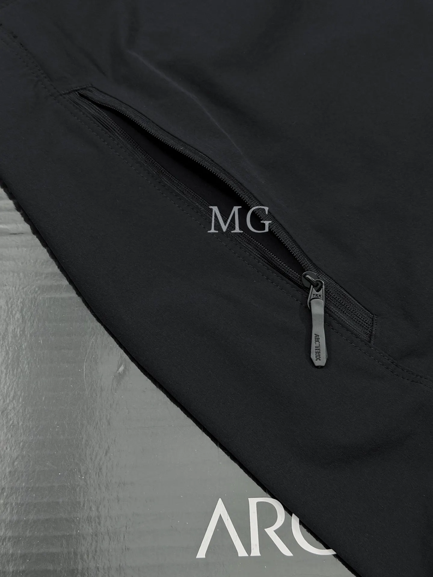 Gamma Lightweight Hooded Softshell Jacket D31020804 — view 5