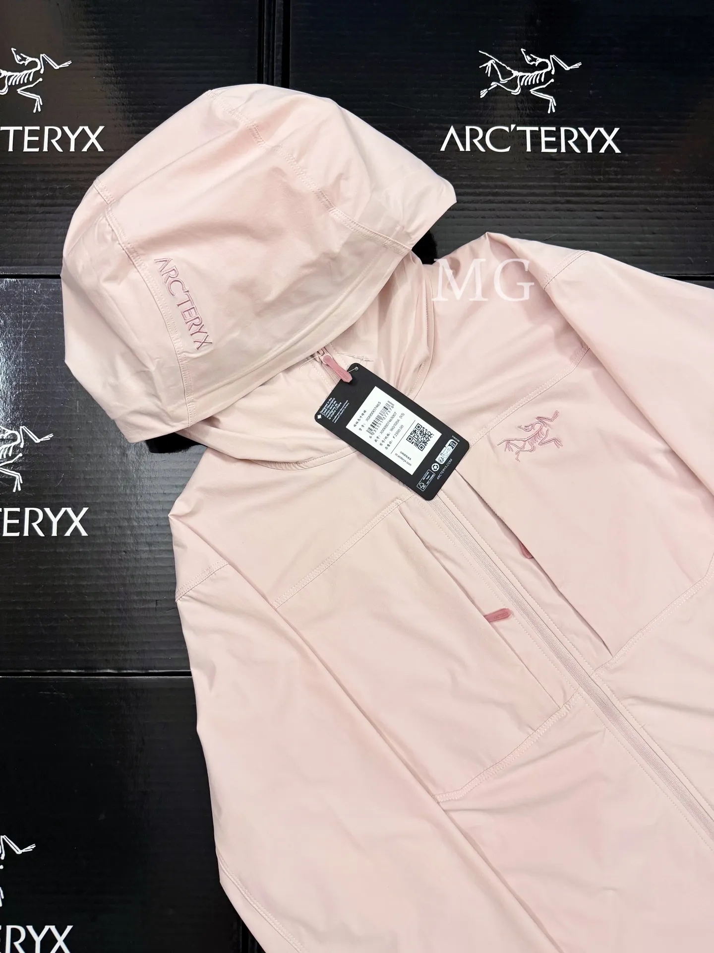 Gamma Lightweight Hooded Softshell Jacket D31020808 — view 5
