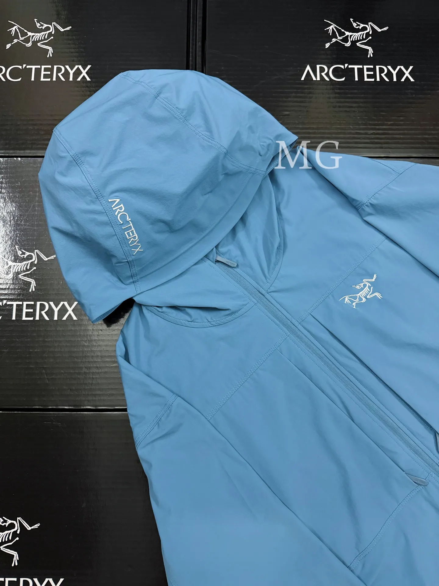 Gamma Lightweight Hooded Softshell Jacket D31020807 — view 4