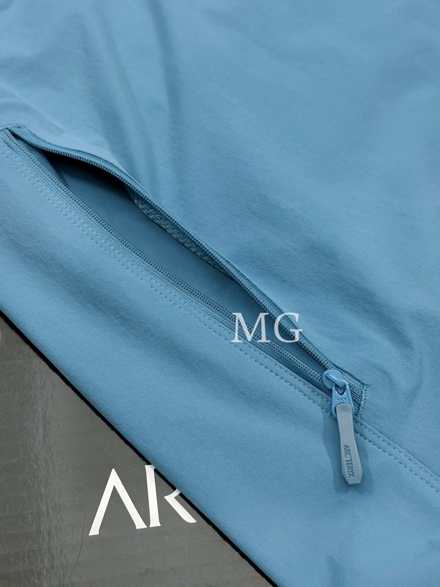Gamma Lightweight Hooded Softshell Jacket D31020807 — view 5