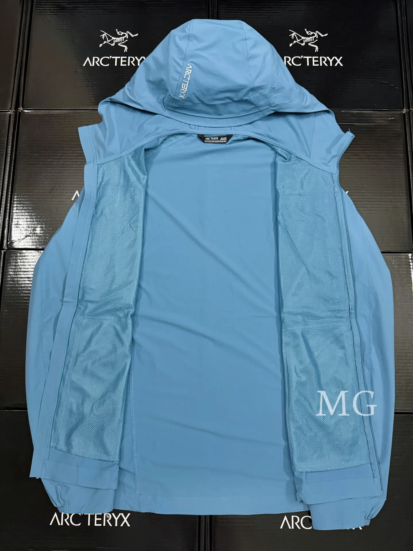 Gamma Lightweight Hooded Softshell Jacket D31020807 — view 8