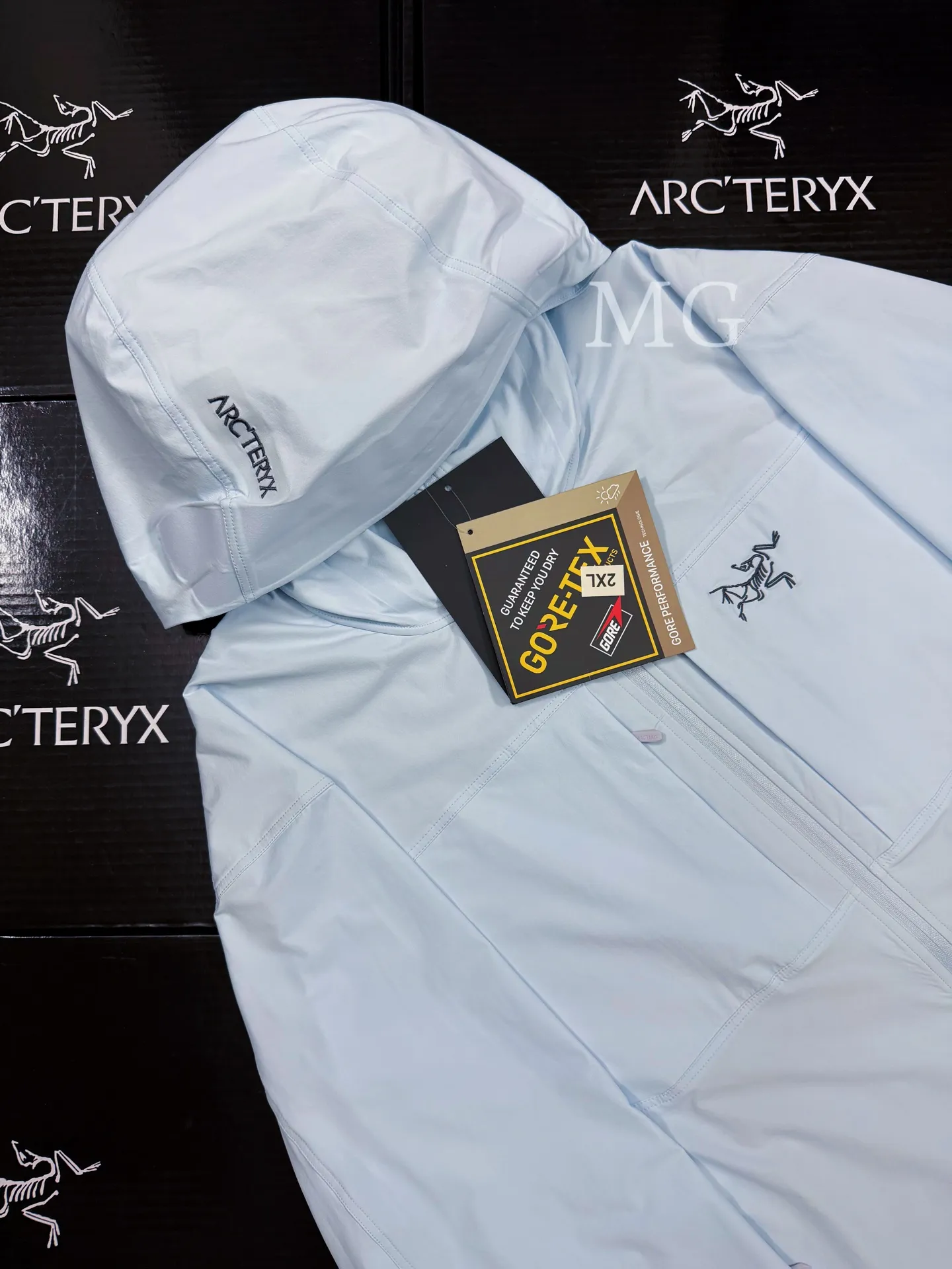 Gamma Lightweight Hooded Softshell Jacket D31020810 — view 4
