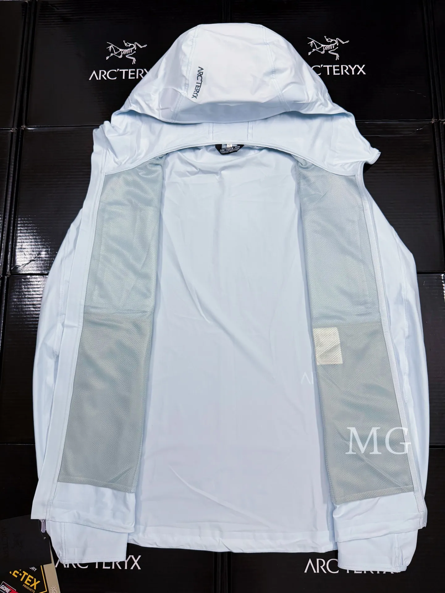 Gamma Lightweight Hooded Softshell Jacket D31020810 — view 8