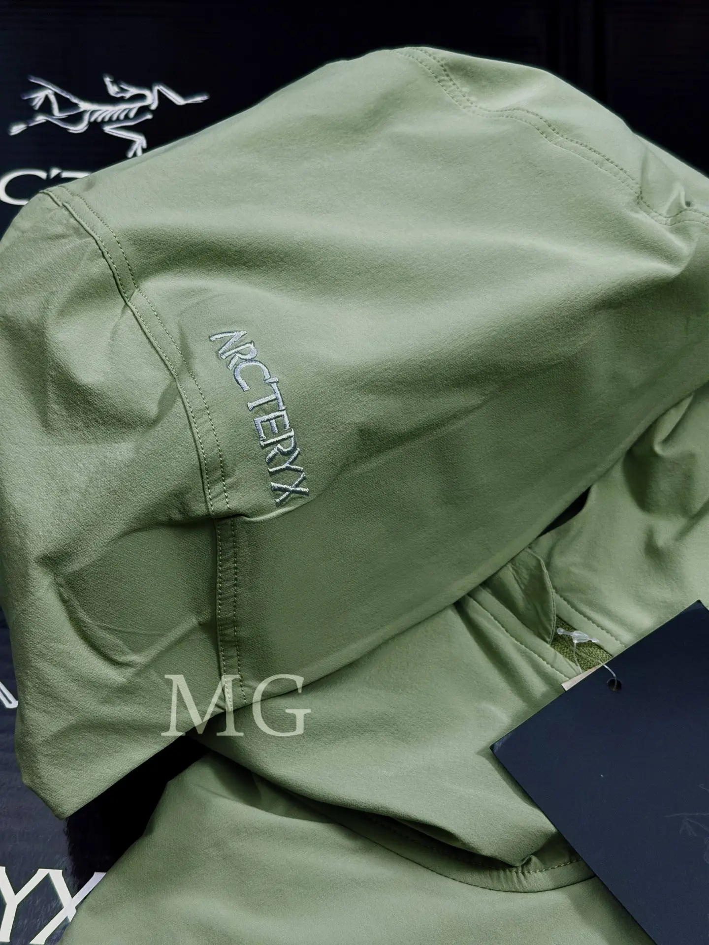 Gamma Lightweight Hooded Softshell Jacket D31020811 — view 3