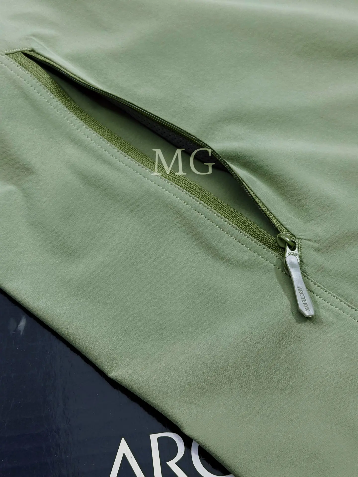 Gamma Lightweight Hooded Softshell Jacket D31020811 — view 5