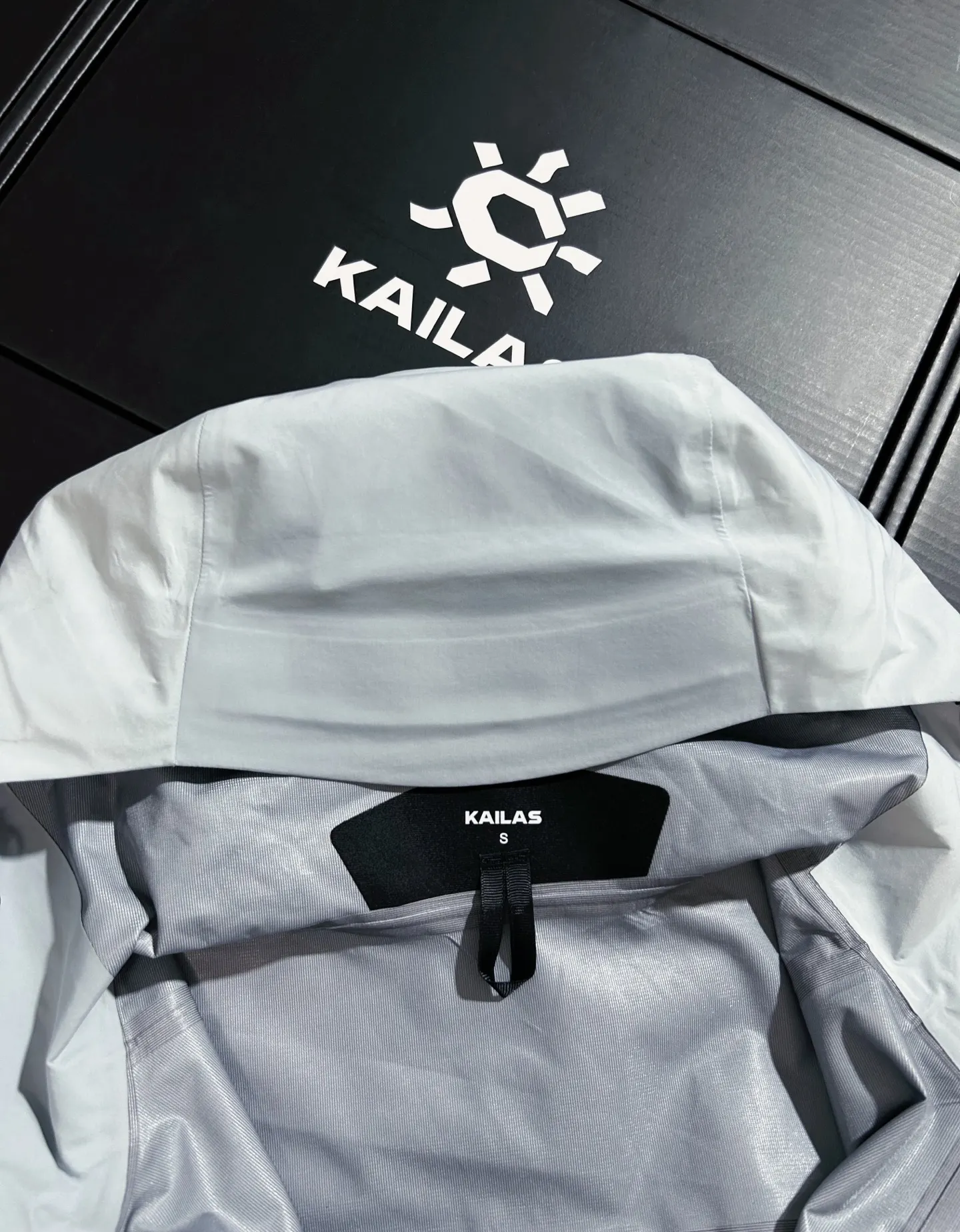 Kailas LT Hooded GORE-TEX Hardshell Jacket D31020594 — view 8
