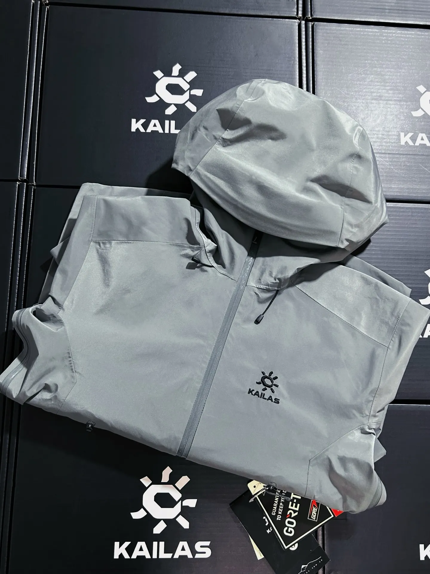 Kailas LT GORE-TEX Waterproof Hardshell Jacket D31020601 — view 2