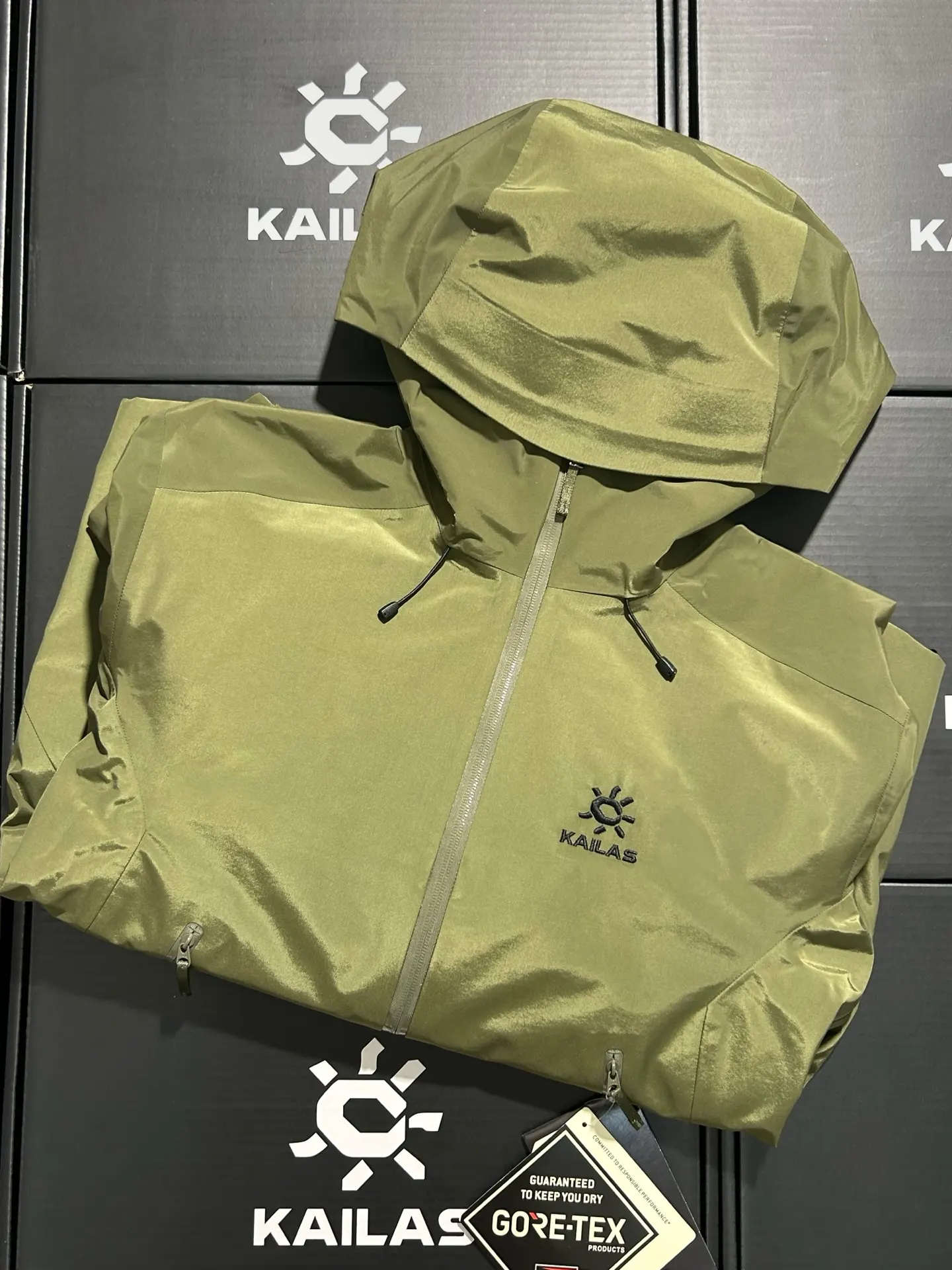 Kailas LT GORE-TEX Waterproof Hardshell Jacket D31020596 — view 2