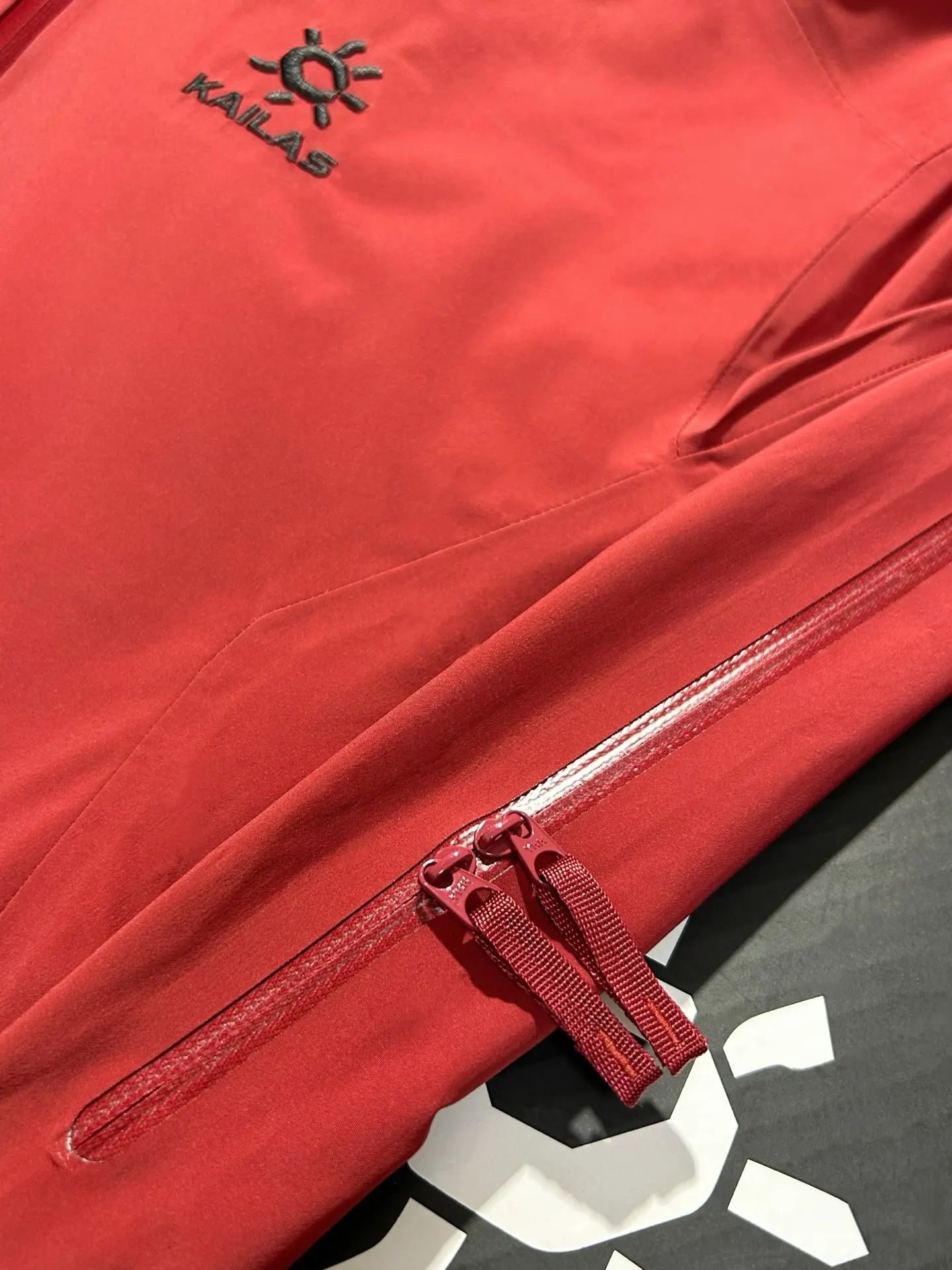 Kailas LT Waterproof GORE-TEX Hardshell Jacket D31020598 — view 4