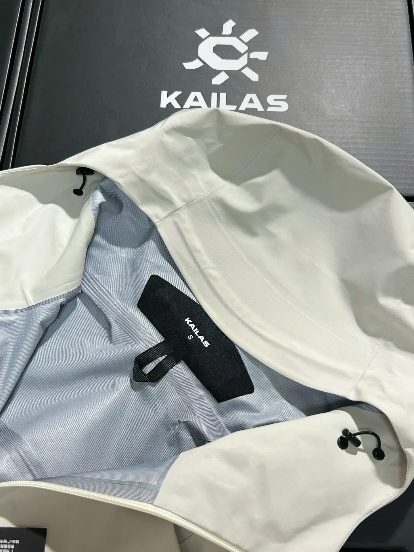 Kailas LT GORE-TEX Waterproof Hardshell Hooded Jacket D31020600 — view 7