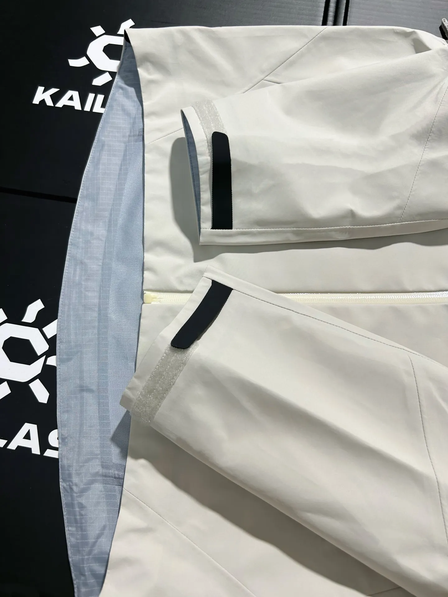 Kailas LT GORE-TEX Waterproof Hardshell Hooded Jacket D31020600 — view 8