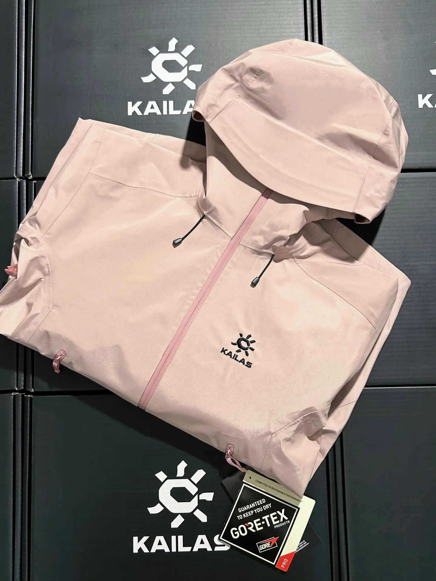 Kailas LT GORE-TEX Hooded Hardshell Jacket D31020599 — view 2