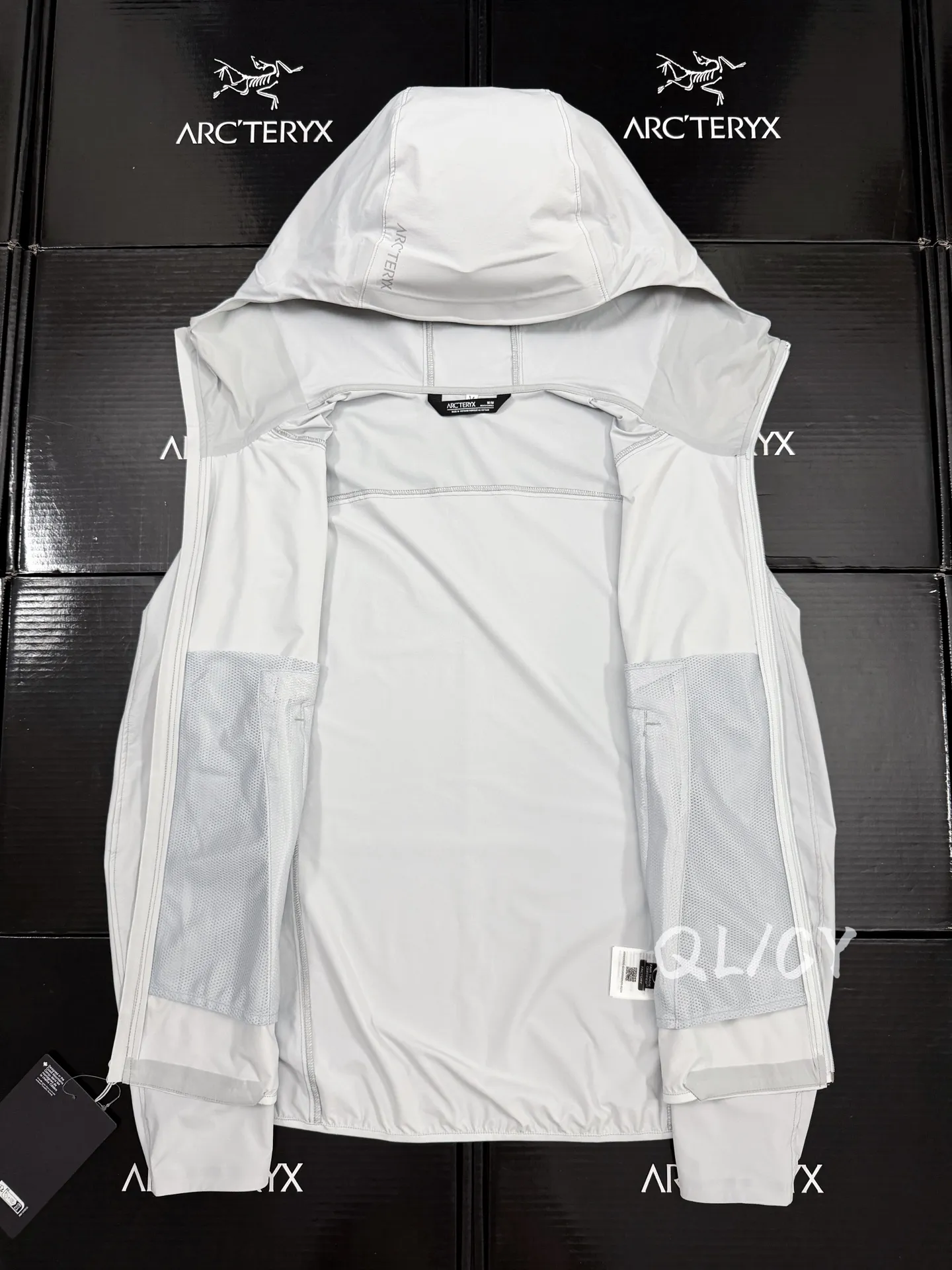 Gamma Lightweight Hooded Softshell Jacket D32020841 — view 7