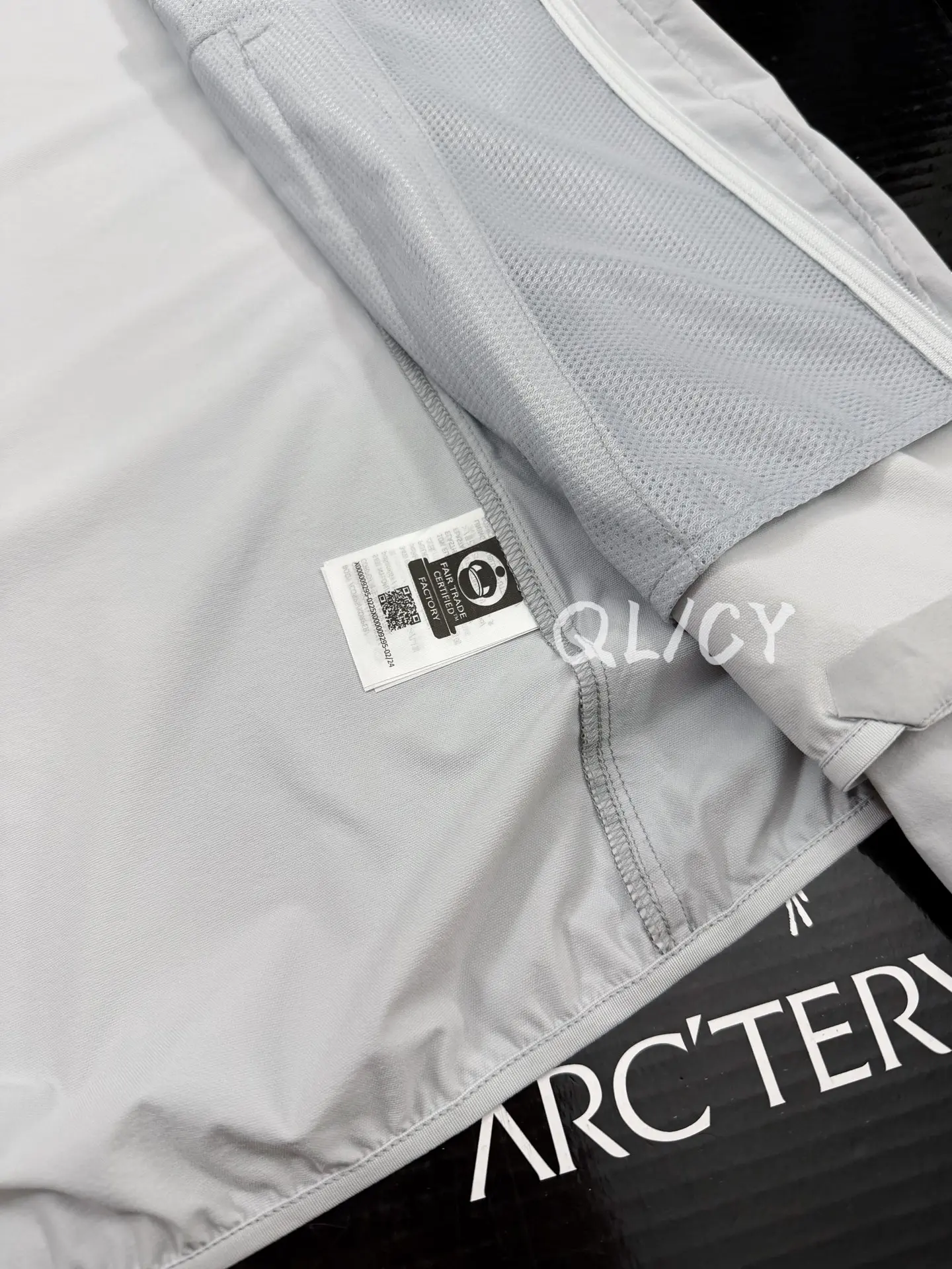 Gamma Lightweight Hooded Softshell Jacket D32020841 — view 8