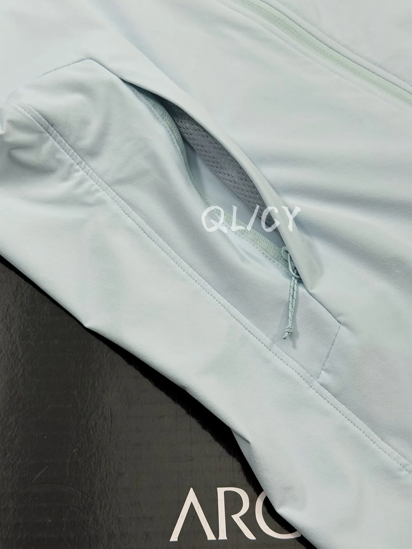Gamma Lightweight Hooded Softshell Jacket D32020843 — view 4