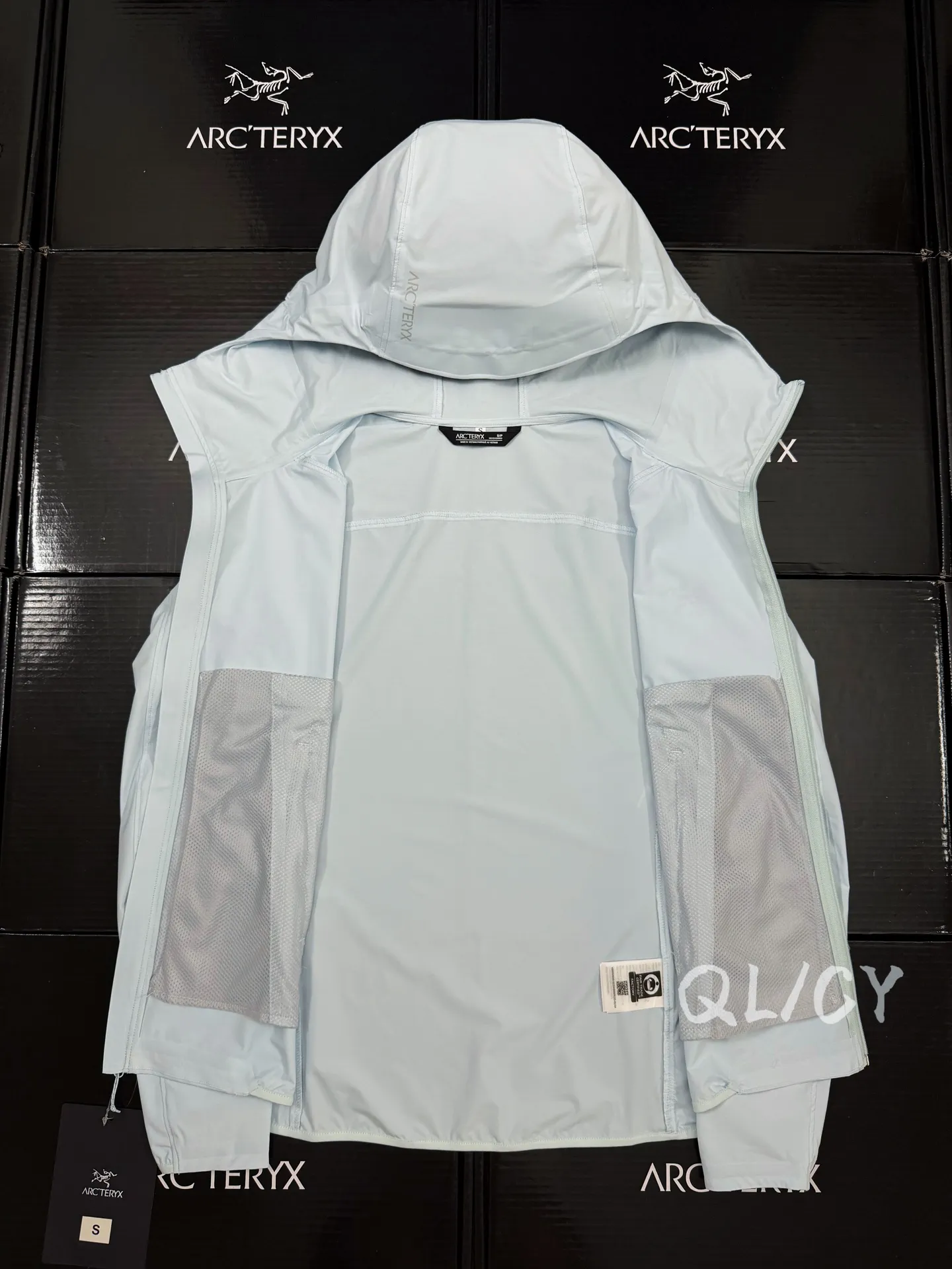 Gamma Lightweight Hooded Softshell Jacket D32020843 — view 7