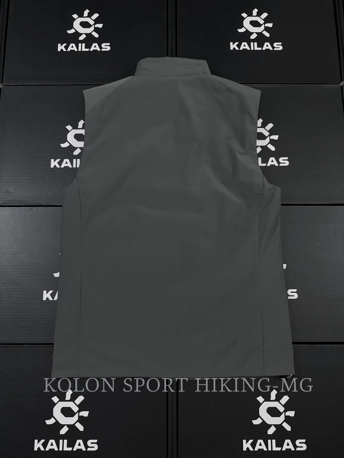 Hiking Lightweight Insulated Gilet D32020782 — view 2