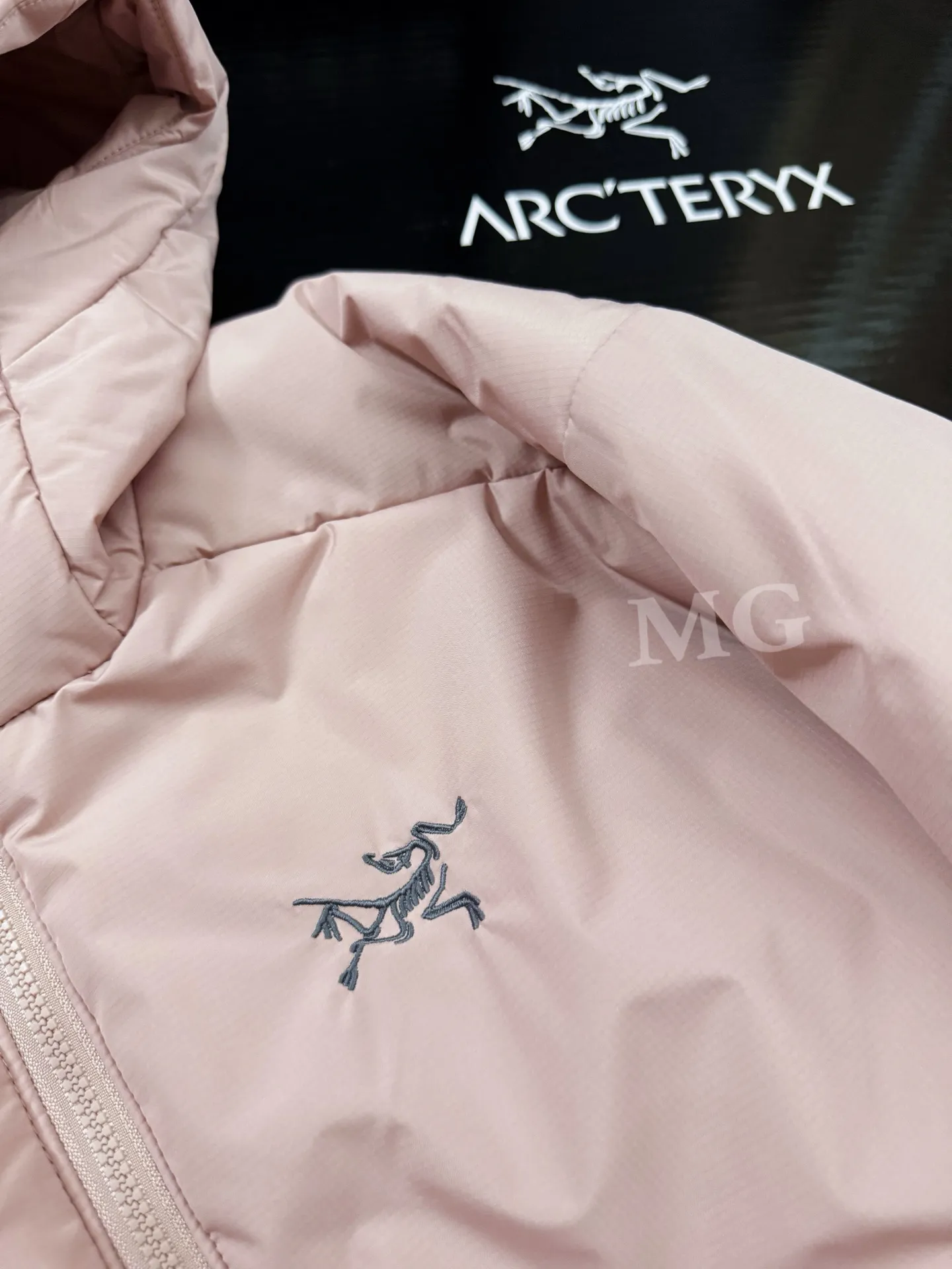 Arc'teryx Atom AR Hoody Insulated Jacket D32020669 — view 2