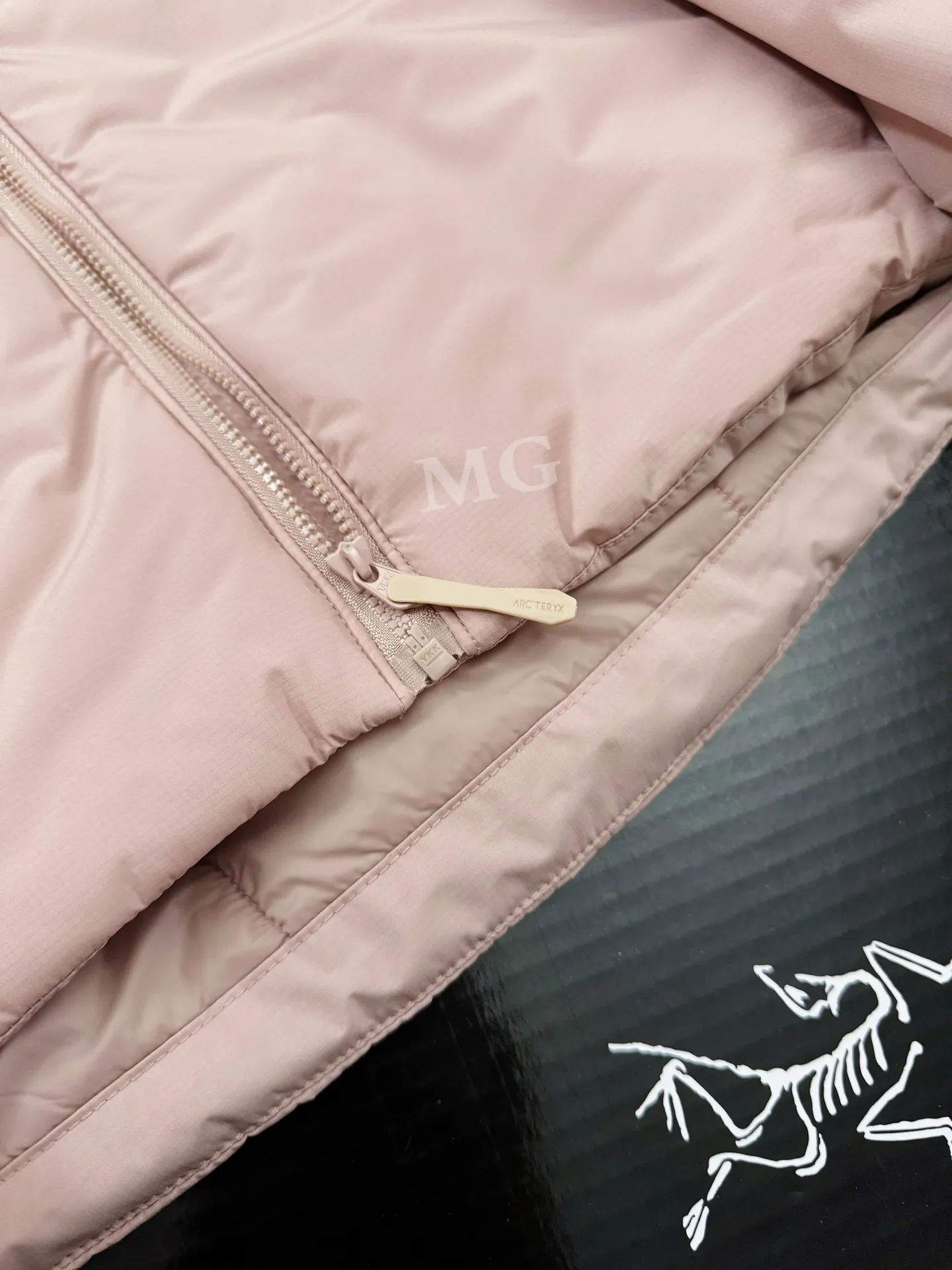 Arc'teryx Atom AR Hoody Insulated Jacket D32020669 — view 6
