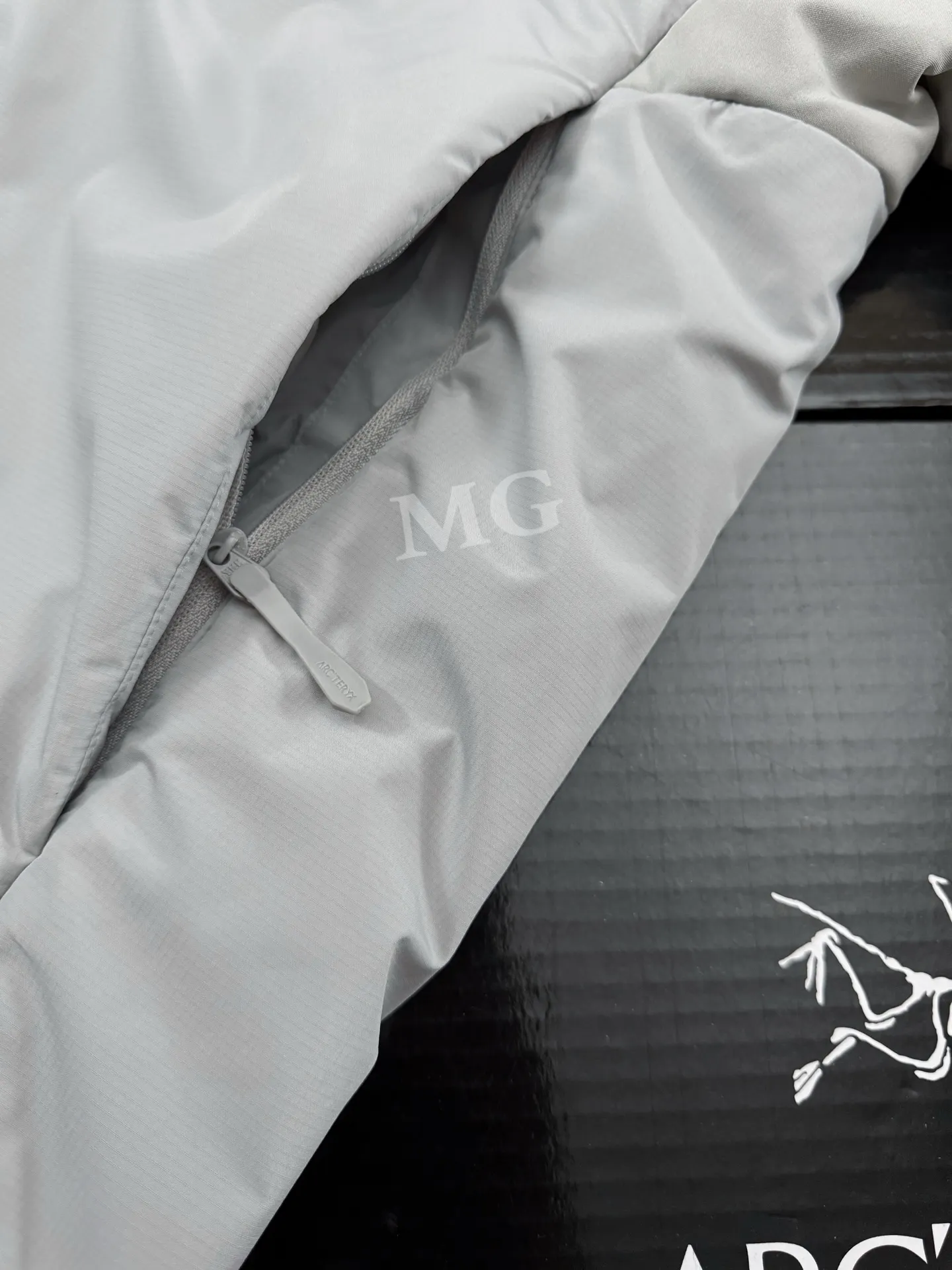 Atom AR Hoody Insulated Jacket D32020618 — view 5