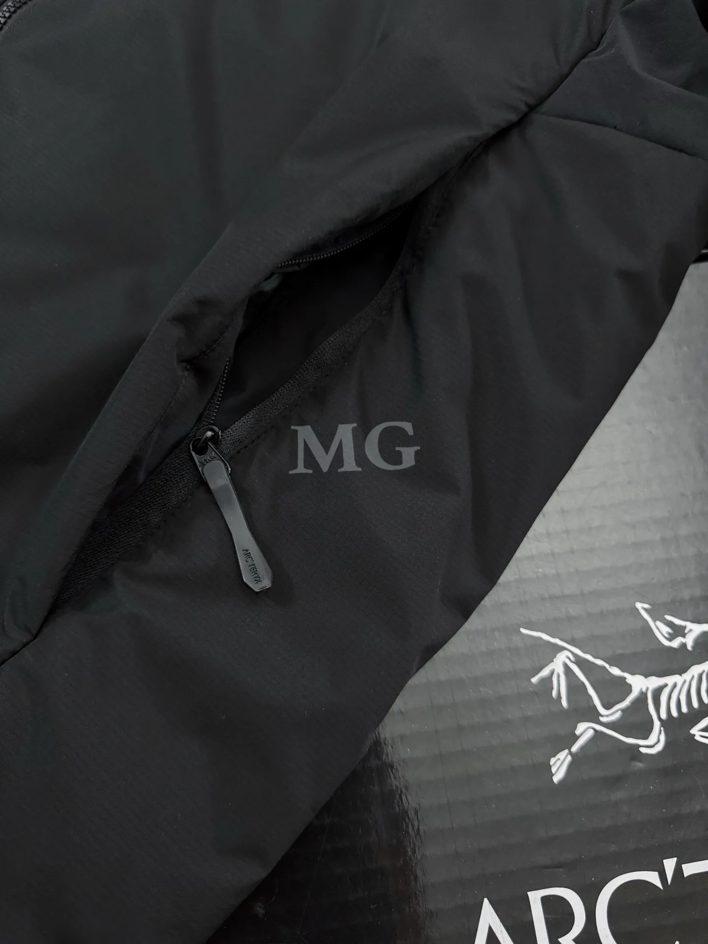 Atom AR Hoody Insulated Jacket D32020619 — view 5