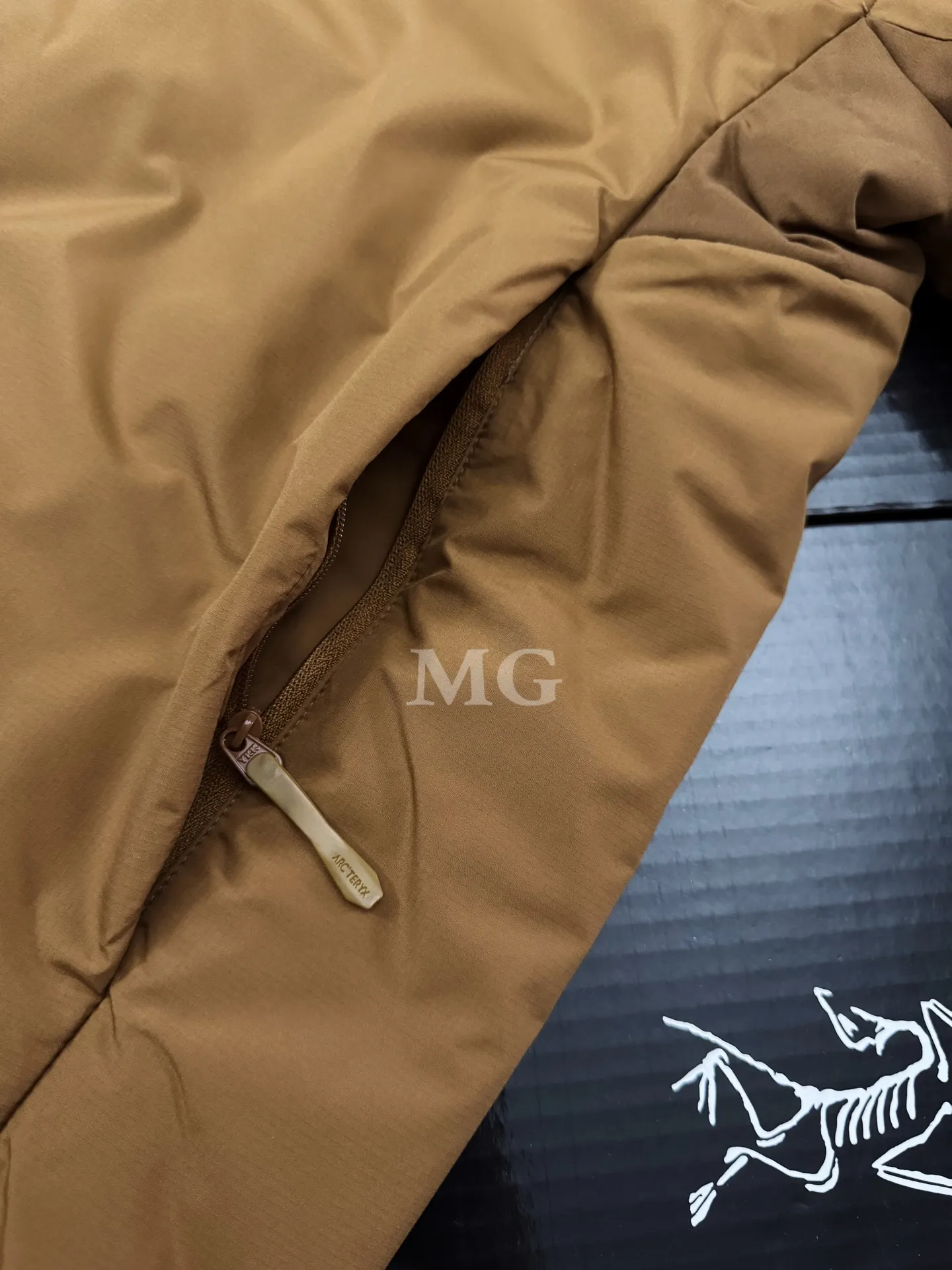 Arc'teryx Atom AR Hoody Insulated Jacket D32020670 — view 5