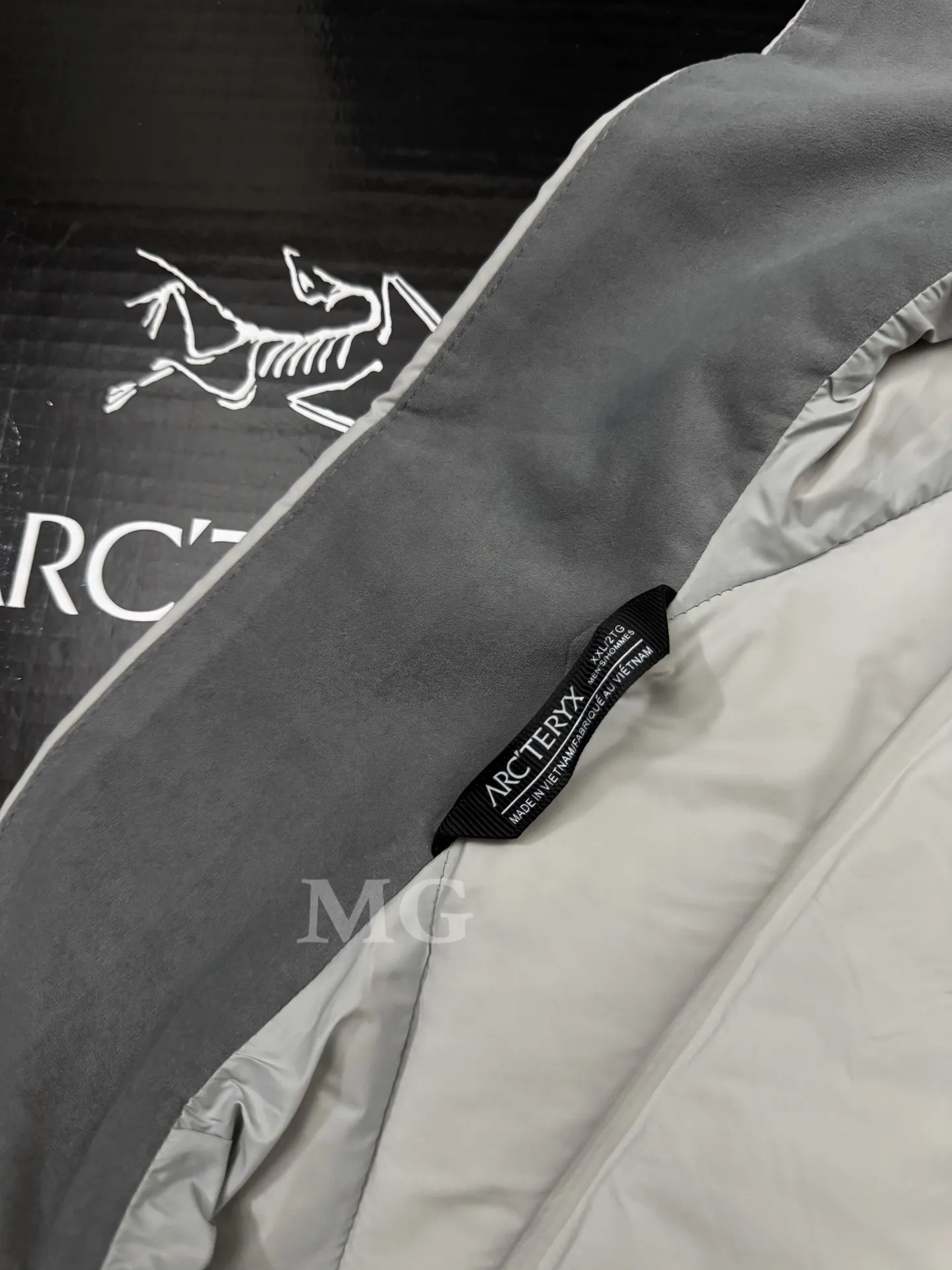 Atom Down-Filled Logo Gilet D32020688 — view 8