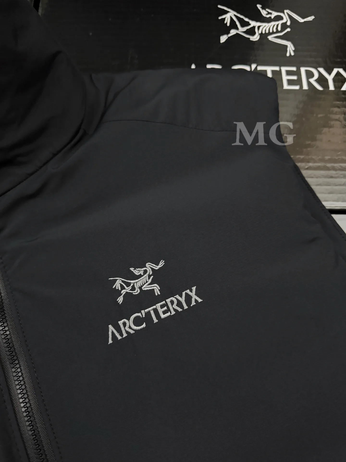Atom Down-Filled Logo Gilet D32020686 — view 2
