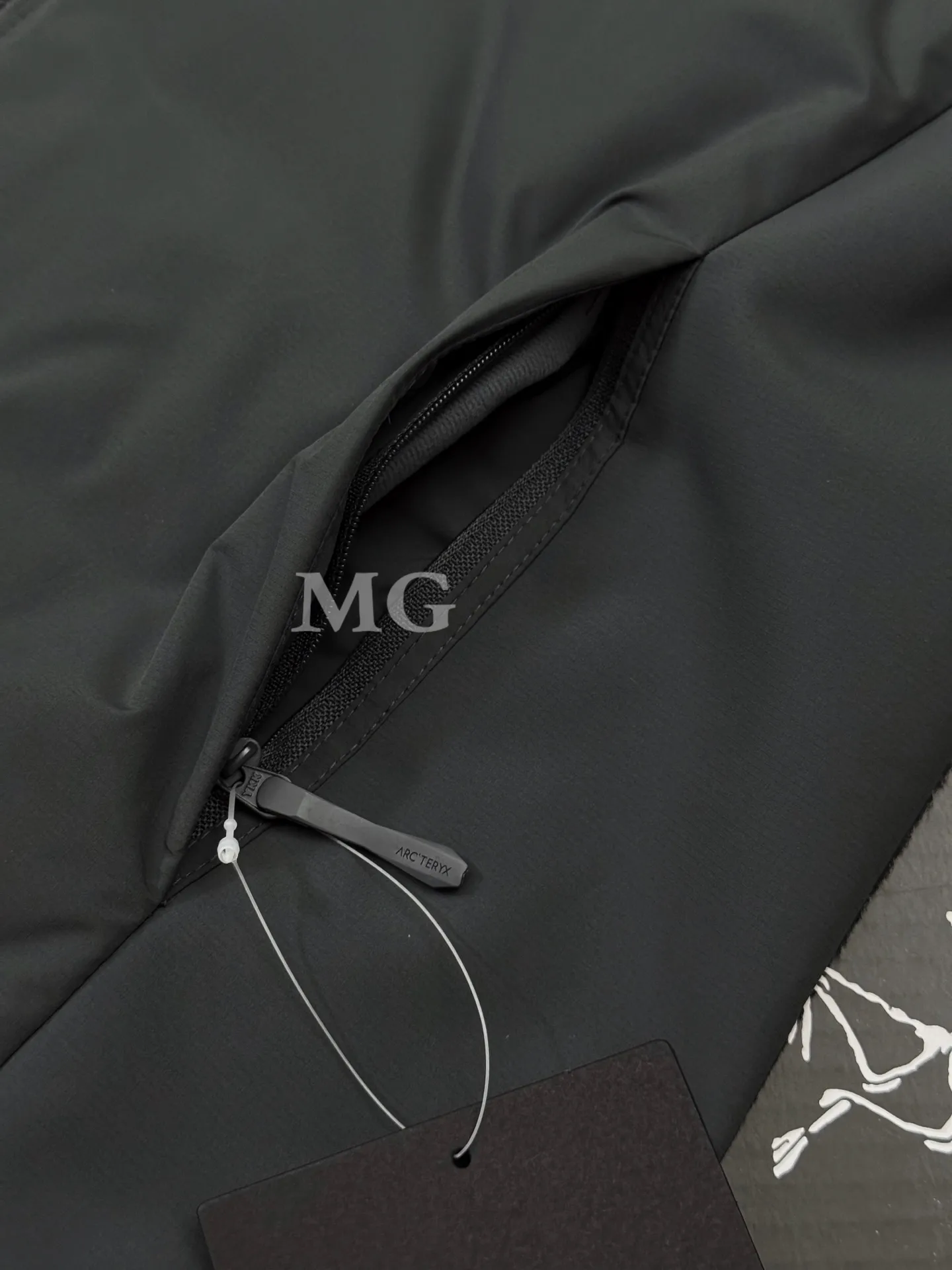 Atom Down-Filled Insulated Vest D32020684 — view 2