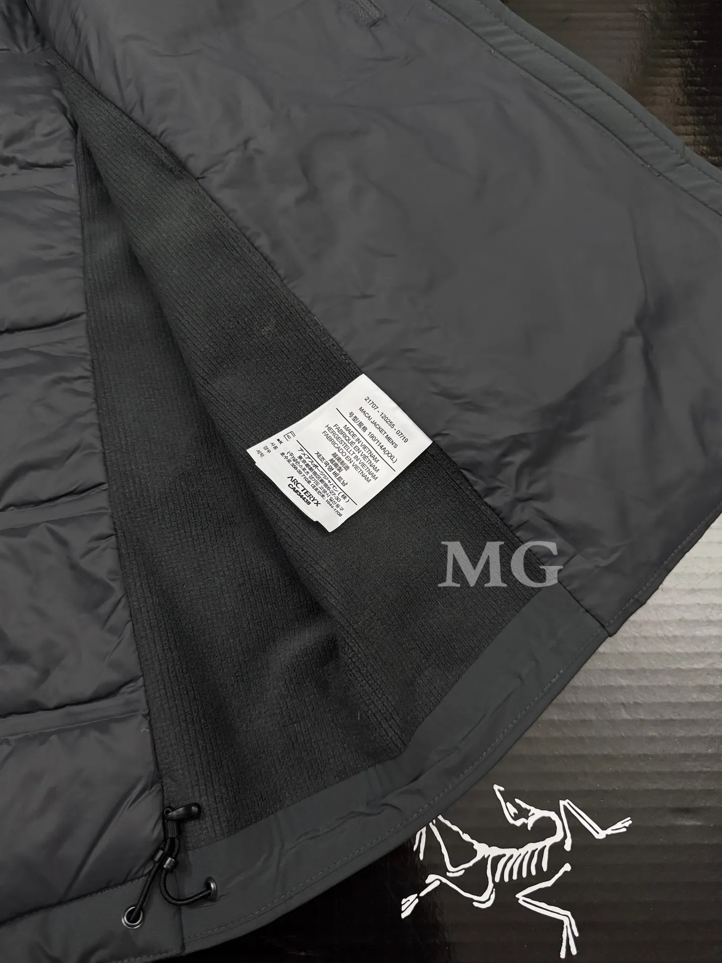 Atom Down-Filled Insulated Vest D32020684 — view 8