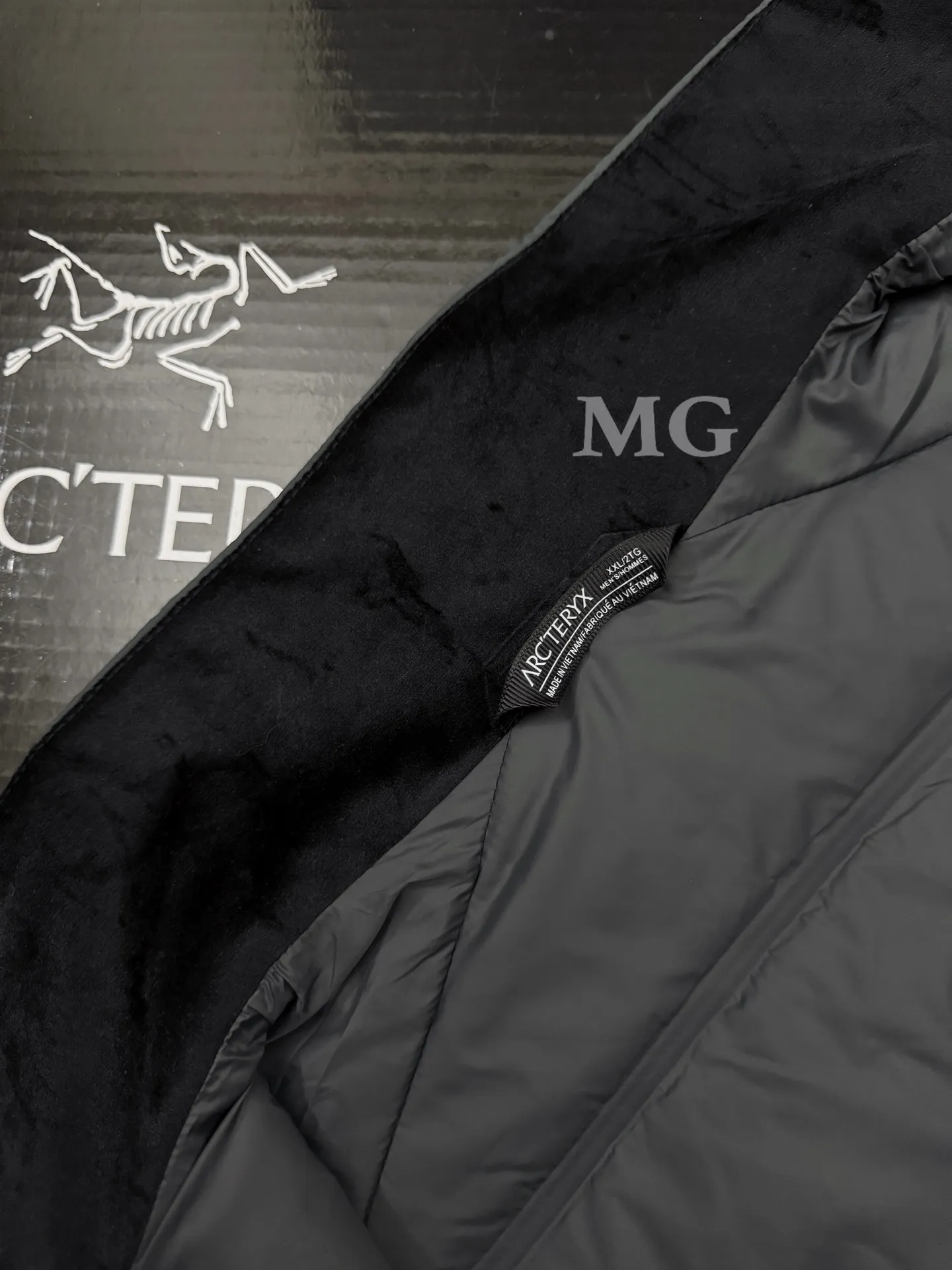 Atom Down-Filled Insulated Vest D32020684 — view 9