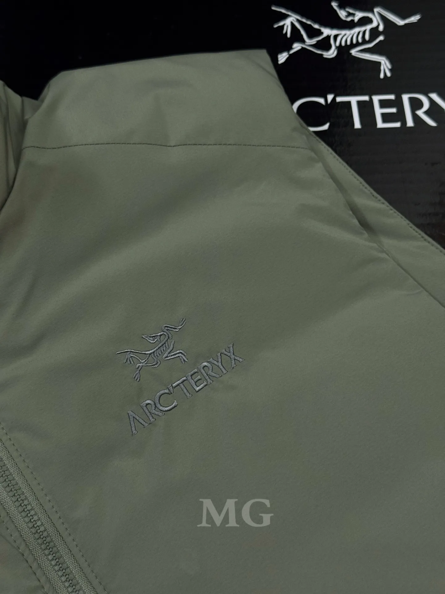 Atom Down-Filled Logo Gilet D32020687 — view 3