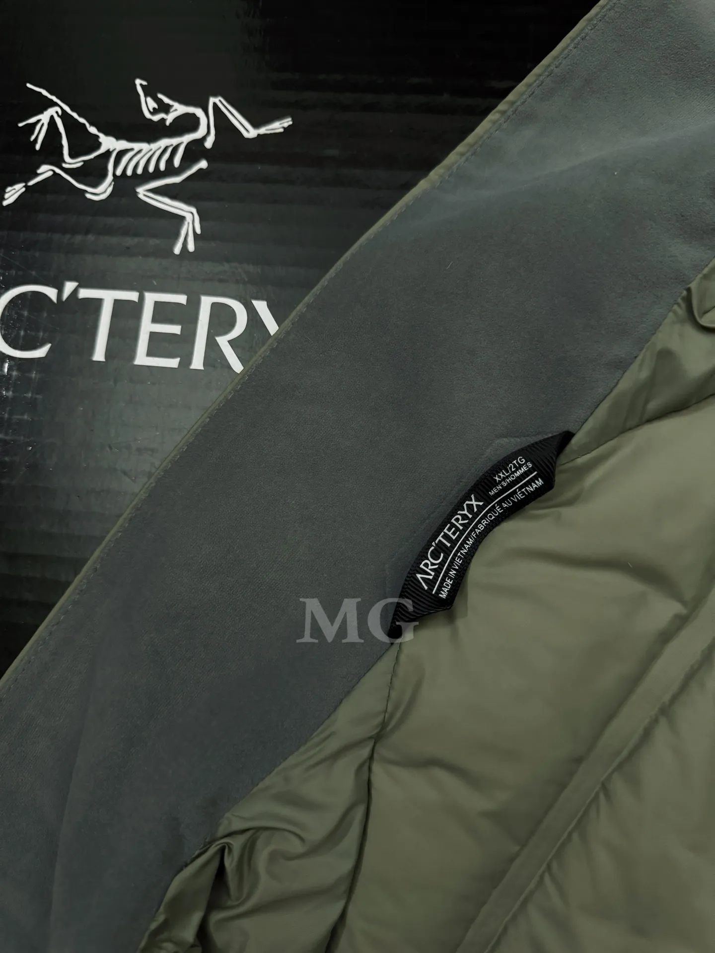 Atom Down-Filled Logo Gilet D32020687 — view 8