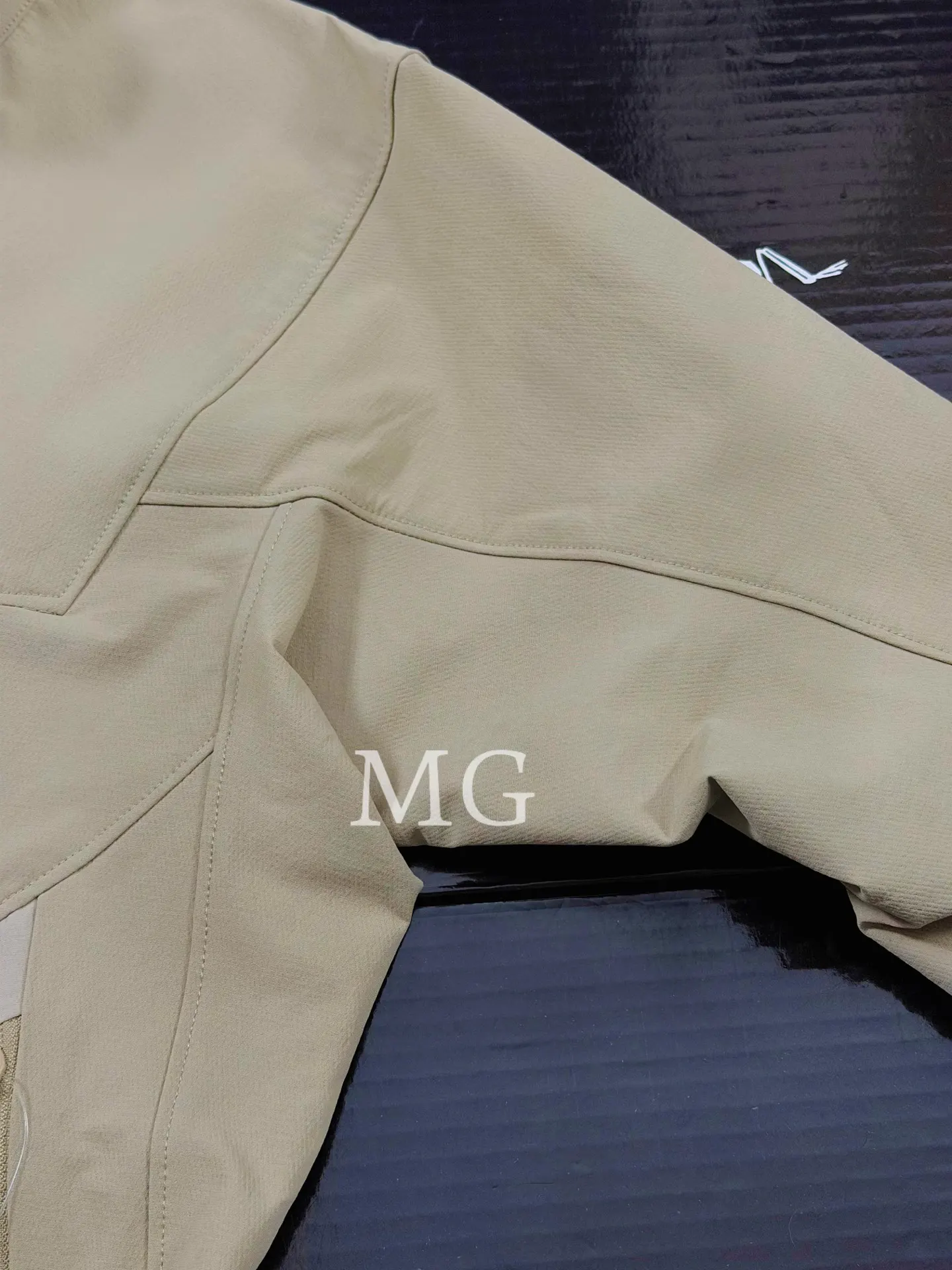 Arc'teryx Gamma Softshell Jacket D32020738 — view 6