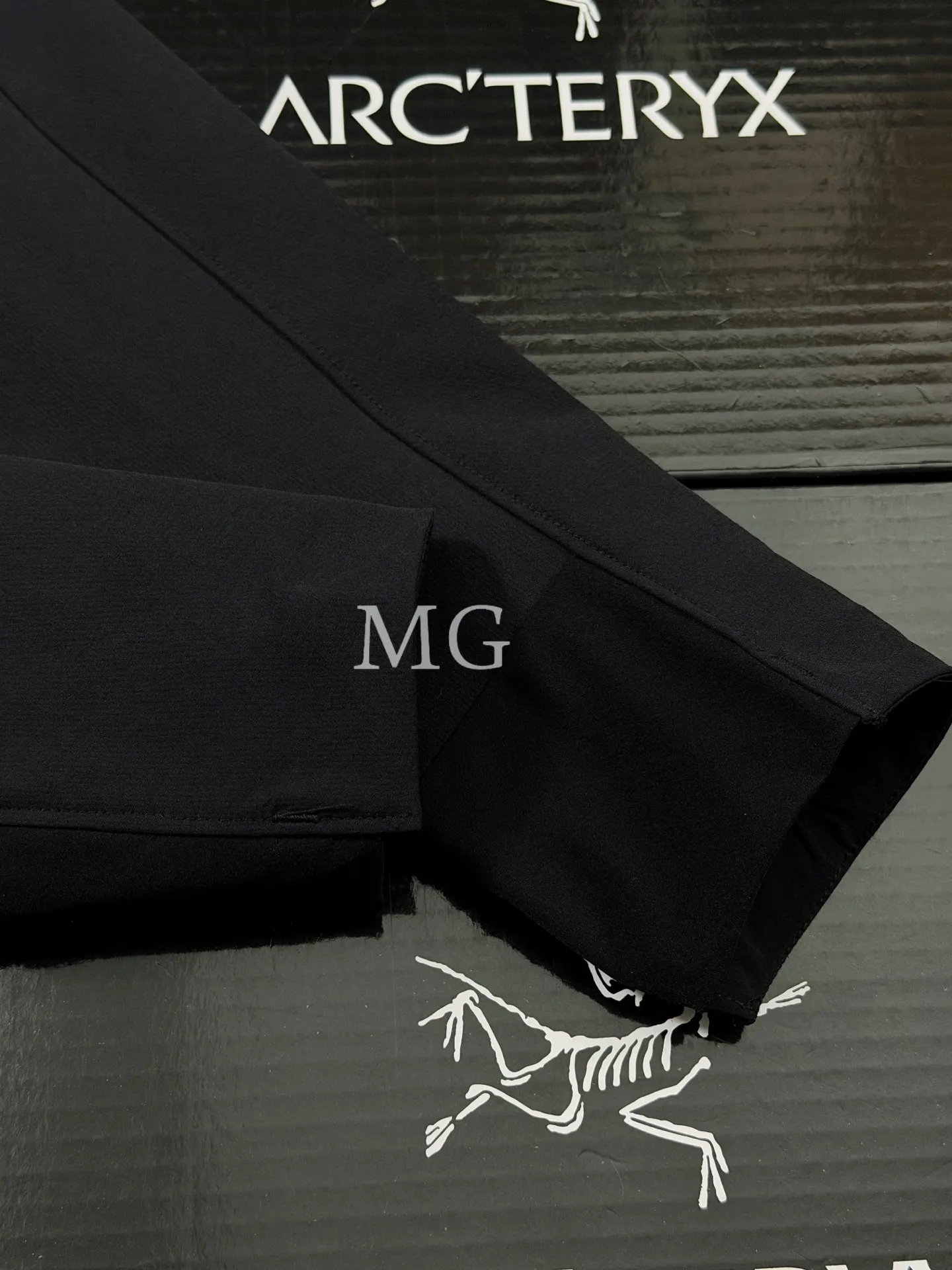 Gamma Softshell Hoody Jacket D32020735 — view 7