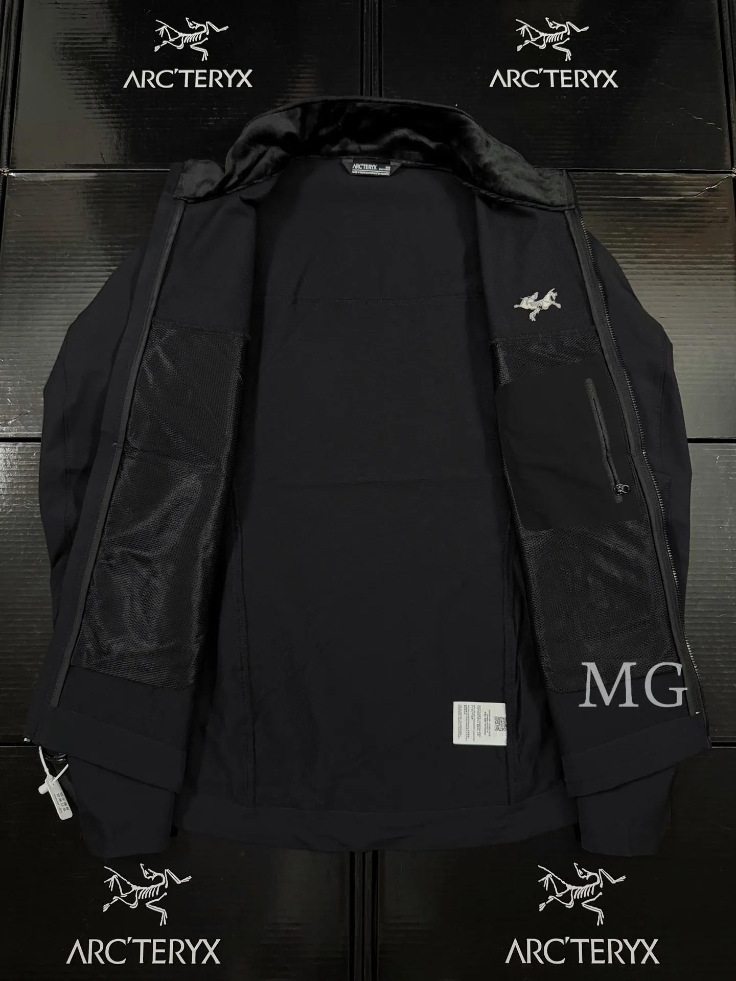 Gamma Softshell Hoody Jacket D32020735 — view 8