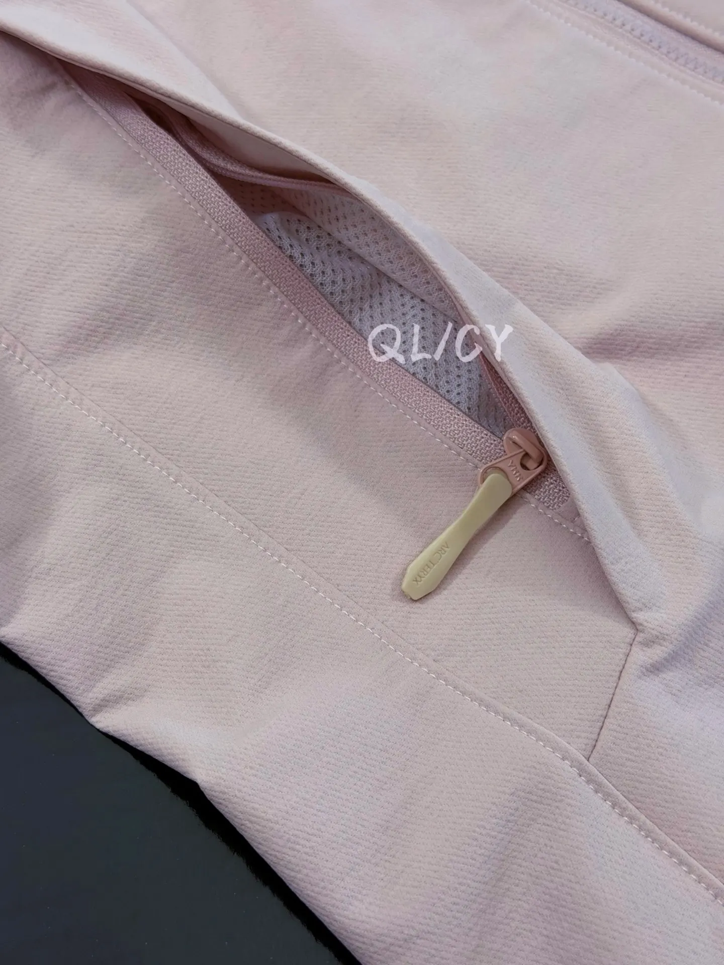 Arc'teryx Gamma Hooded Softshell Jacket D32020874 — view 5