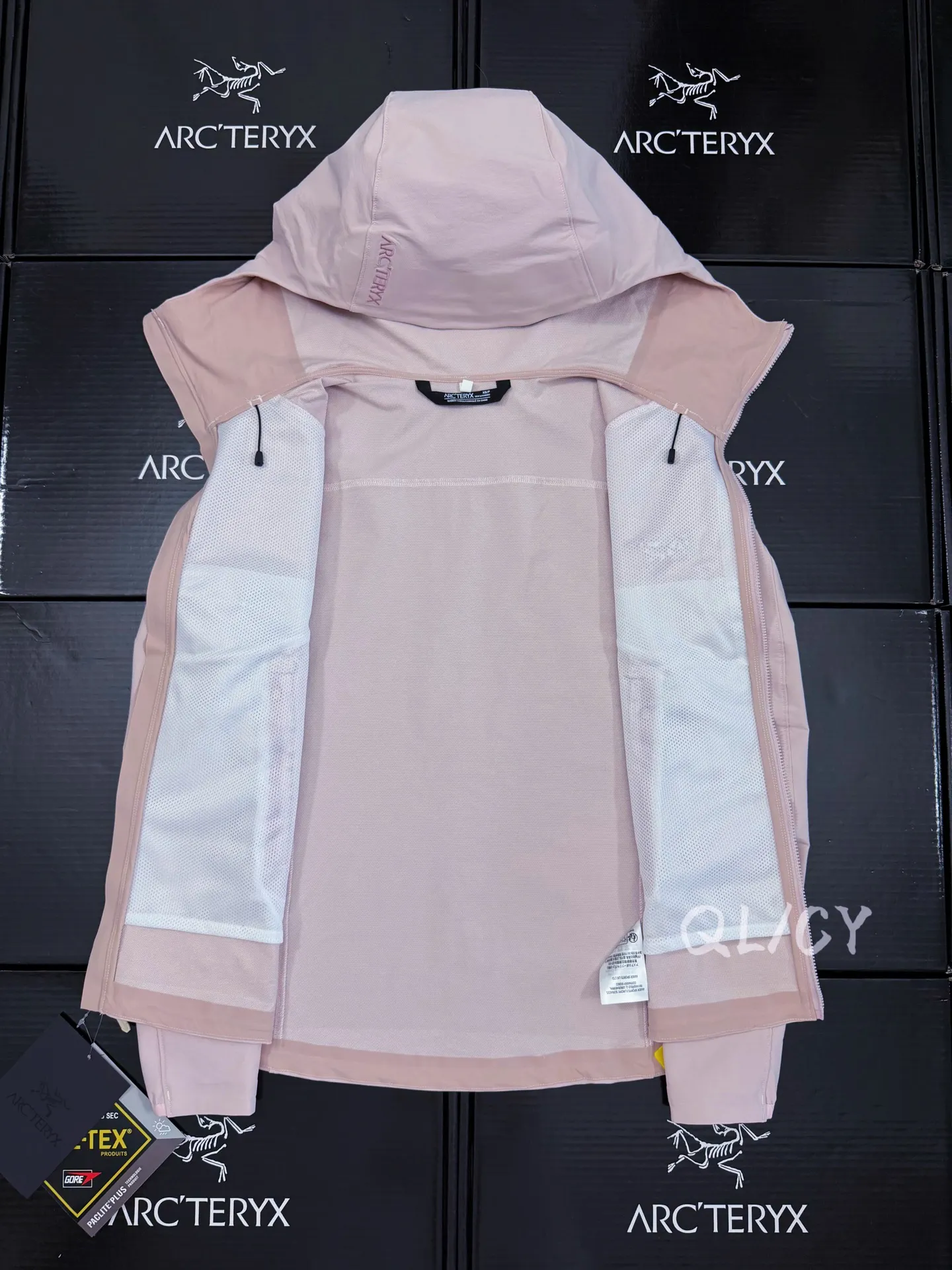 Arc'teryx Gamma Hooded Softshell Jacket D32020874 — view 7