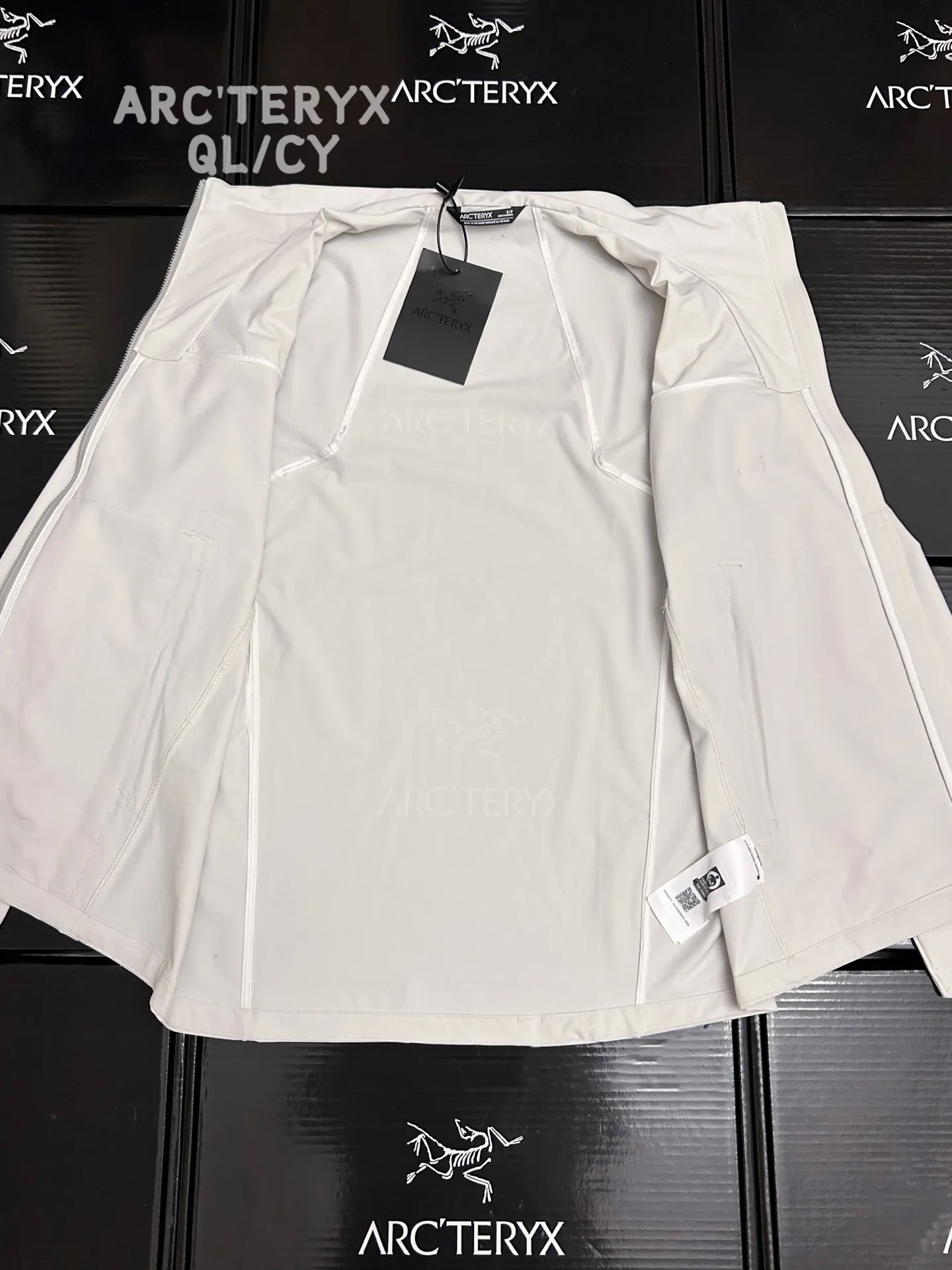 Epsilon DWR Softshell Jacket D32020820 — view 9