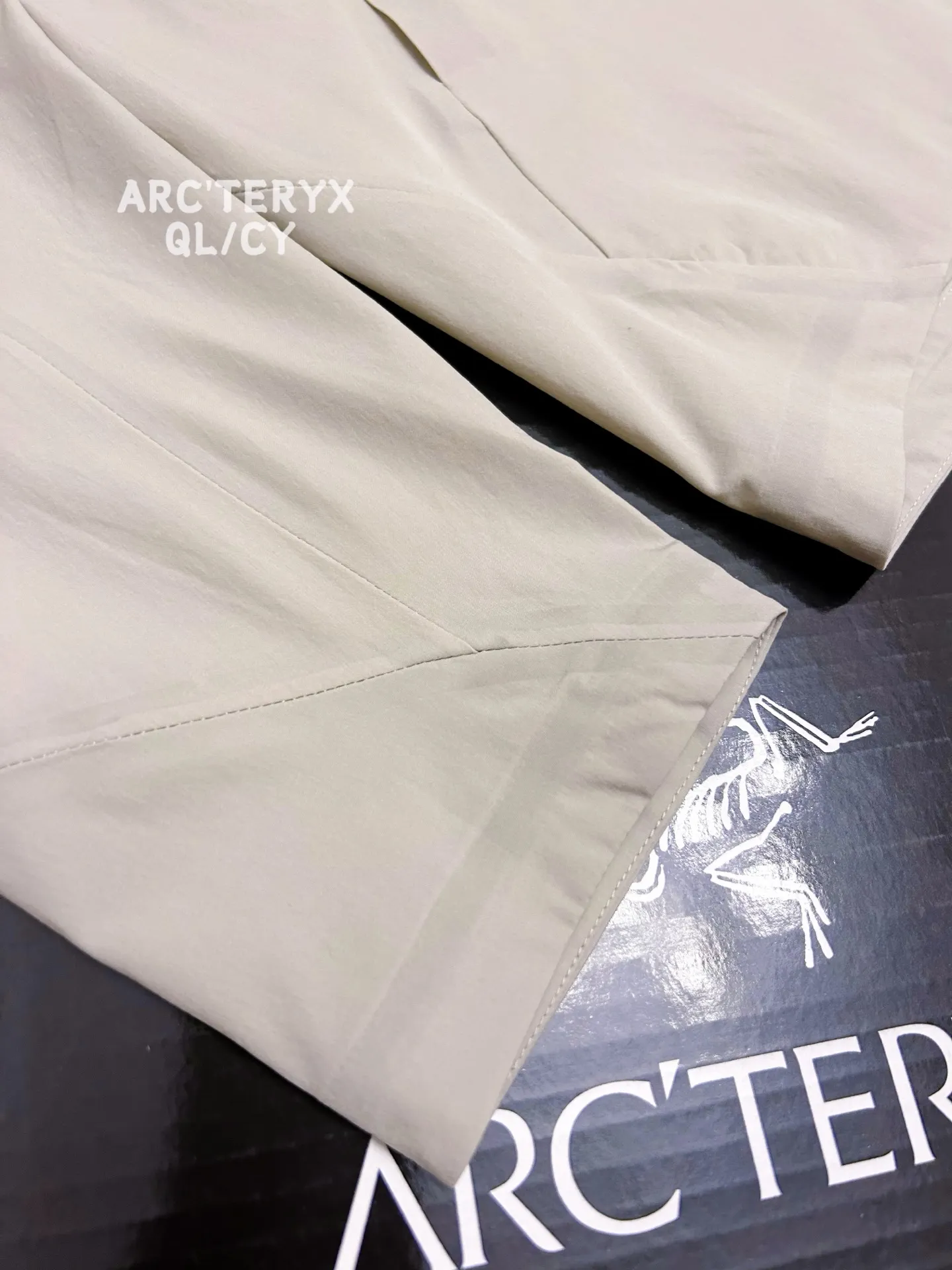 Veilance Spere LT Lightweight Shell Jacket D32011491 — view 2