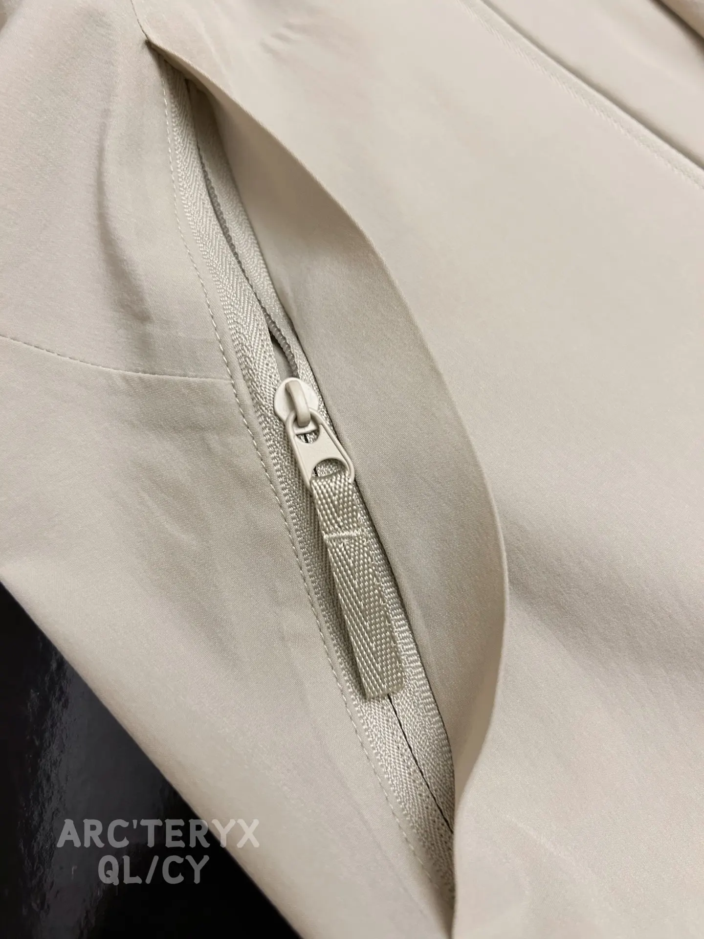 Veilance Spere LT Lightweight Shell Jacket D32011491 — view 3