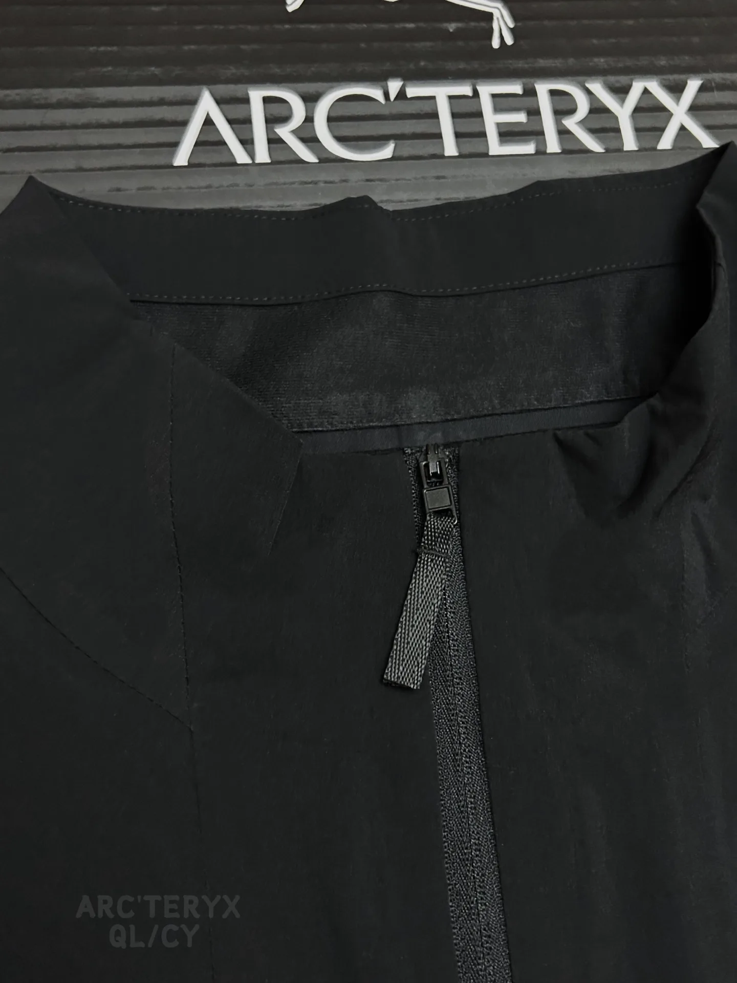 Veilance Spere LT Lightweight Shell Jacket D32011493 — view 4