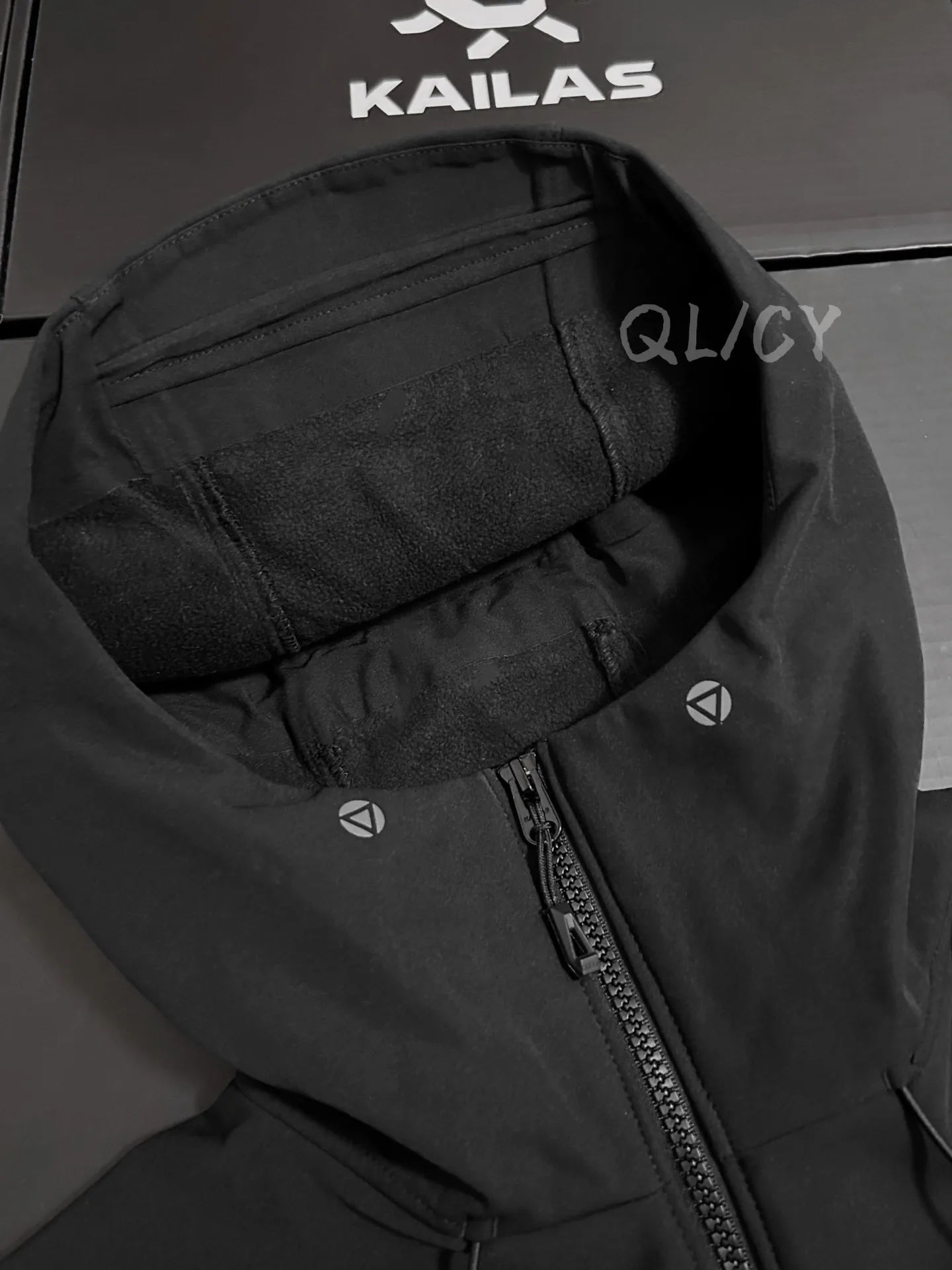 M8ic-MAX Fleece-Lined Softshell Hooded Jacket D34020855 — view 9